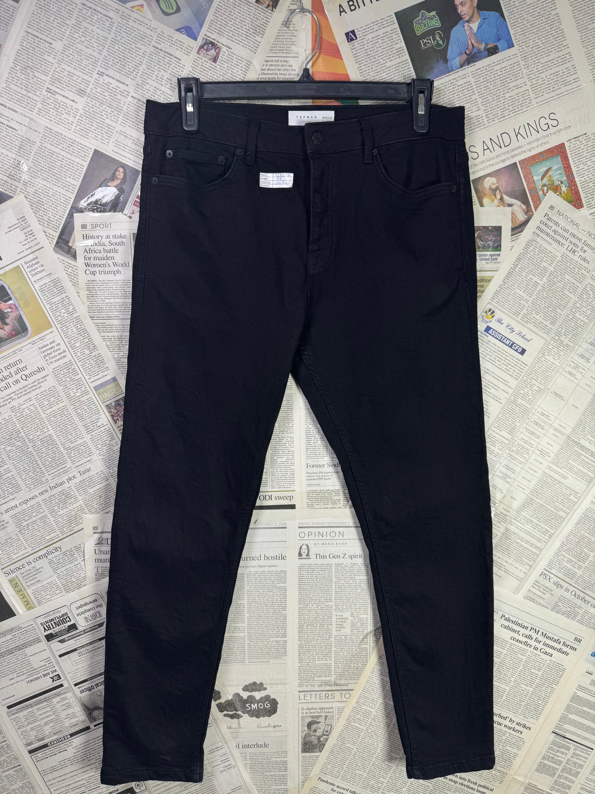 Topman® Waist: 32" to 34" | Black | Trouser | Fit: Tapered | 2650 - Genuine Maal