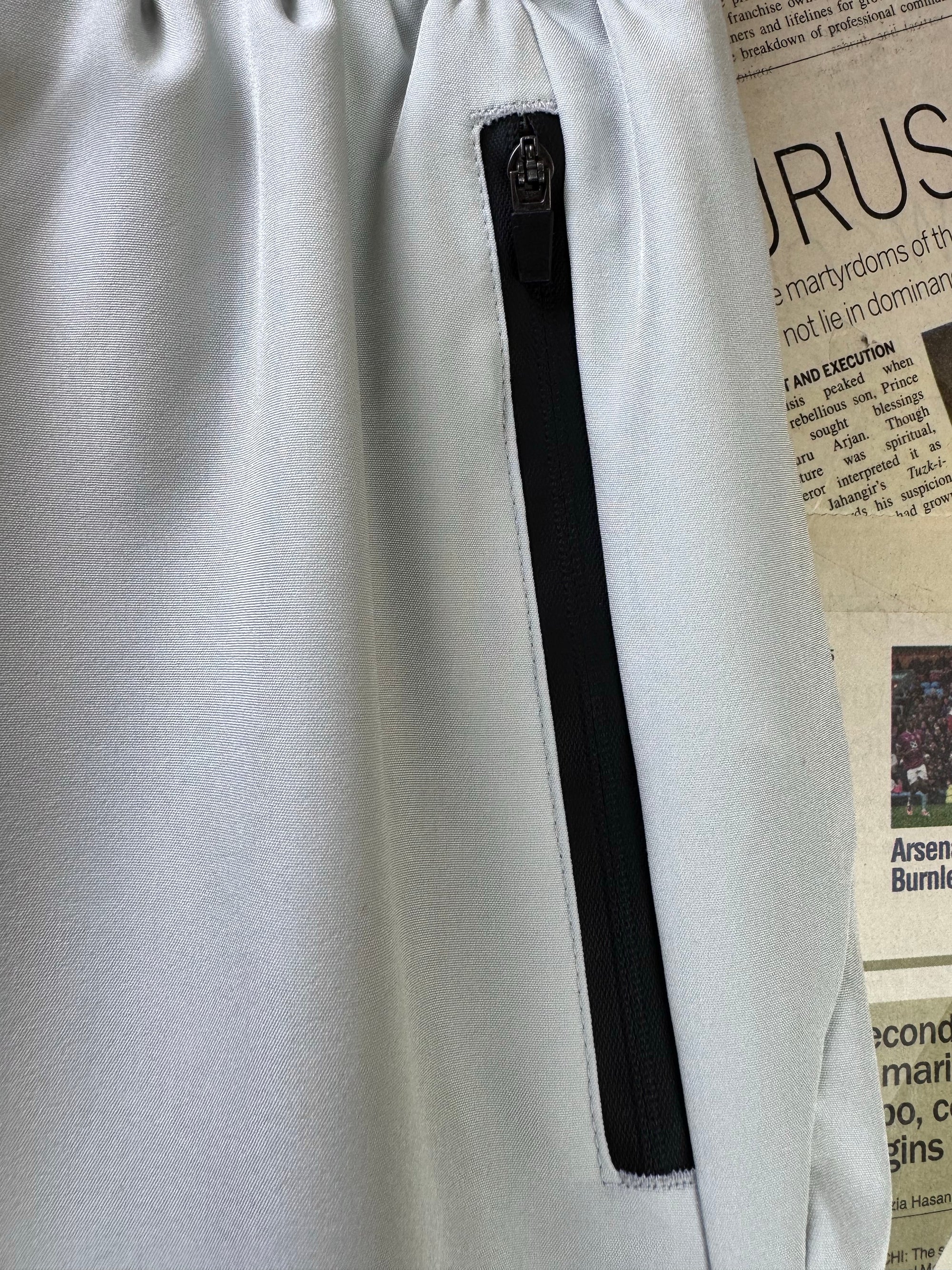 Manfinity® Waist: 28" to 30" | White | Gym Shorts | Poly - Elastane | 1688 - Genuine Maal