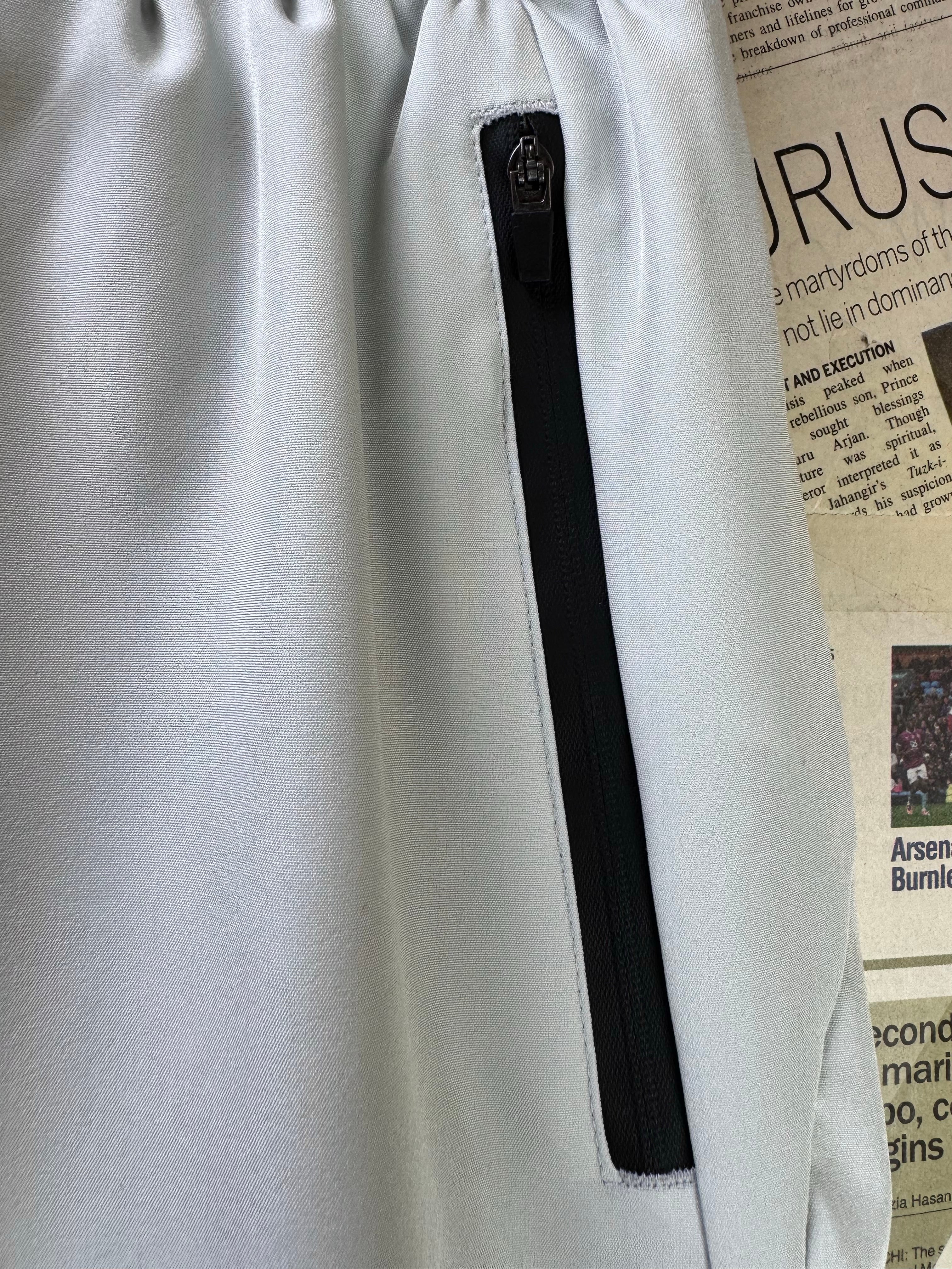 Manfinity® Waist: 28" to 30" | White | Gym Shorts | Poly - Elastane | 1688 - Genuine Maal