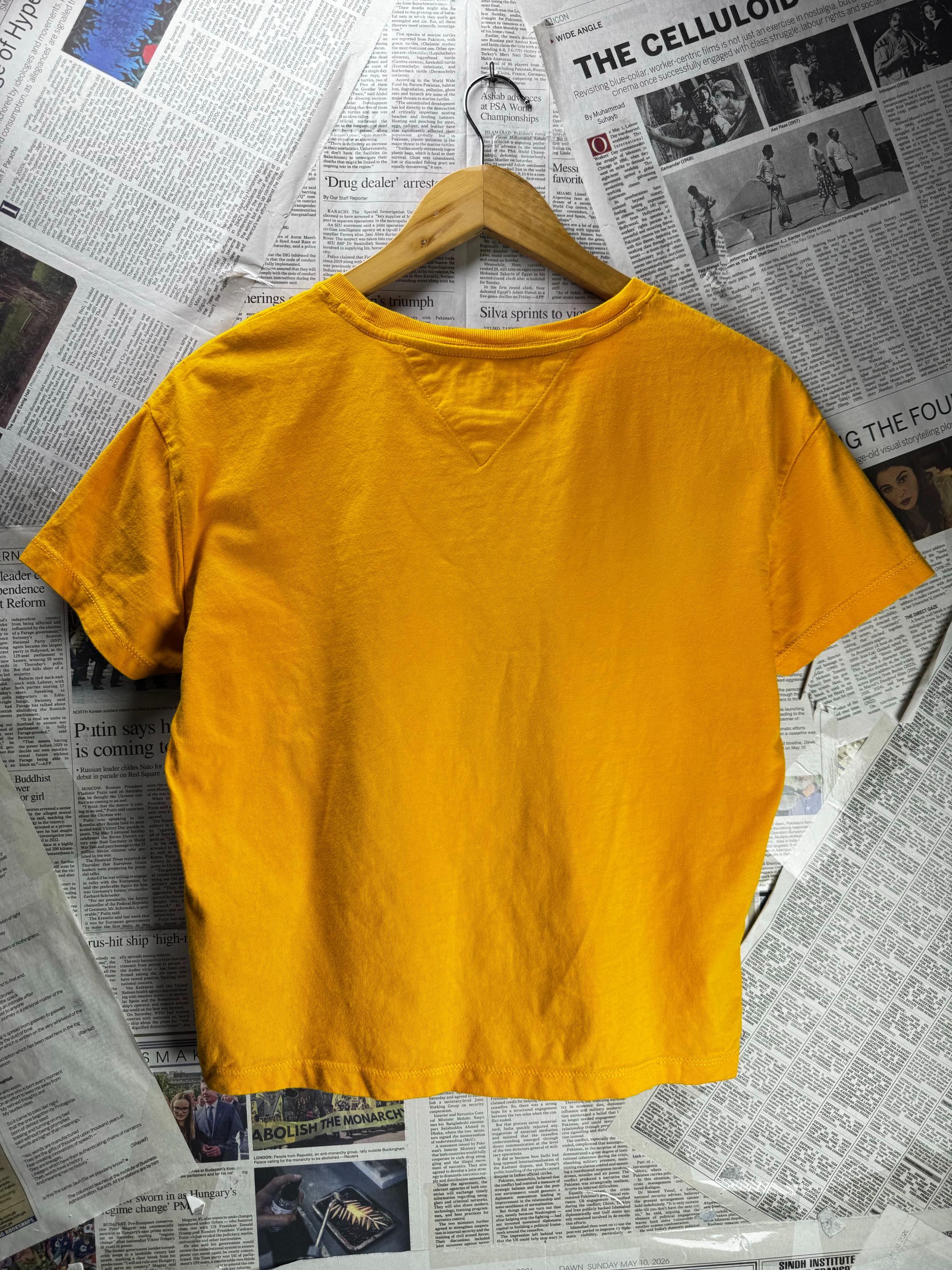 Tommy Jeans® Large | Bust: 20" | Mustard | T-Shirt | B10 - 5526 - Genuine Maal