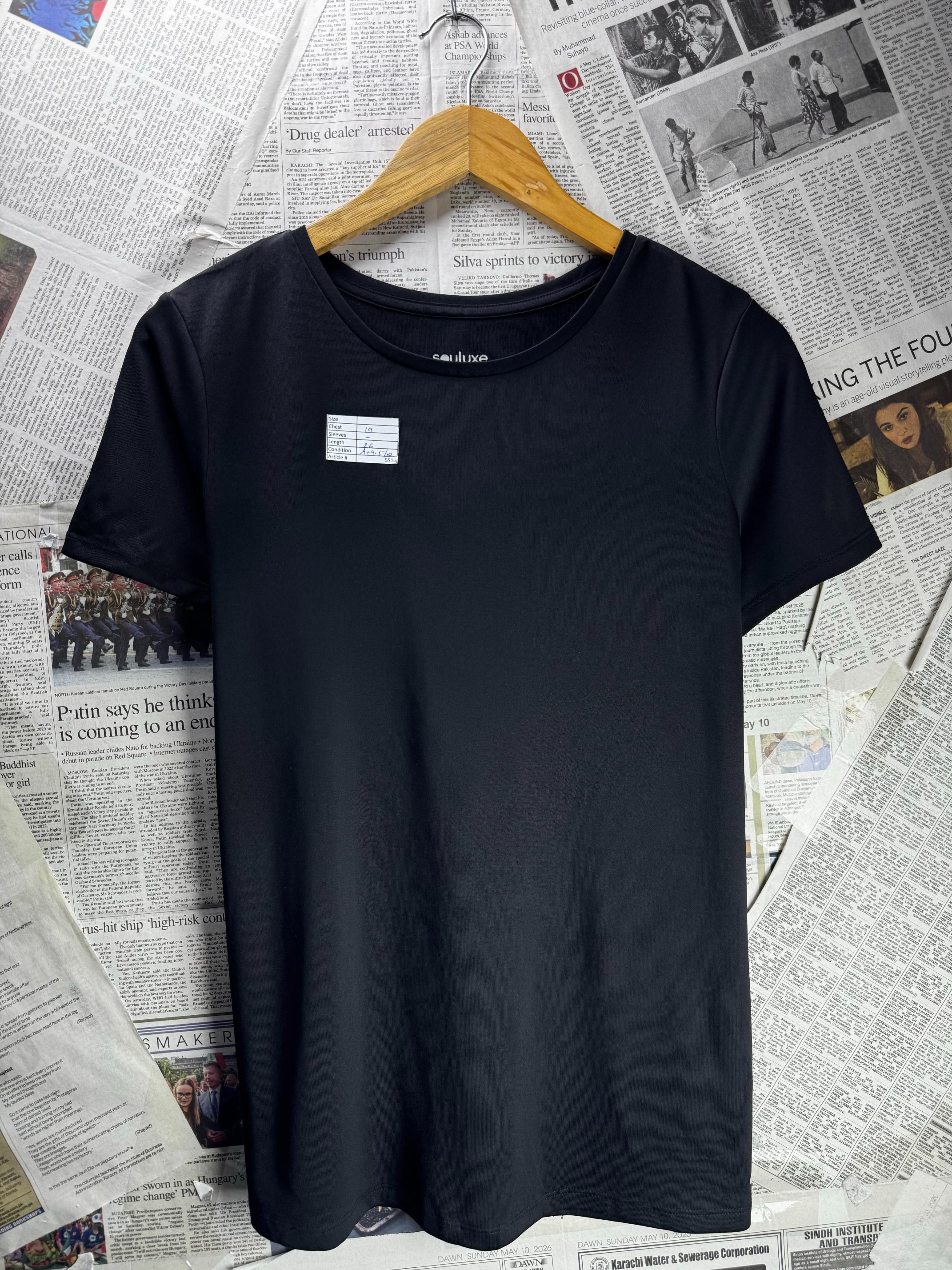 Souluxe® Medium | Bust: 19" | Black | T-Shirt | B10 - 5510 - Genuine Maal