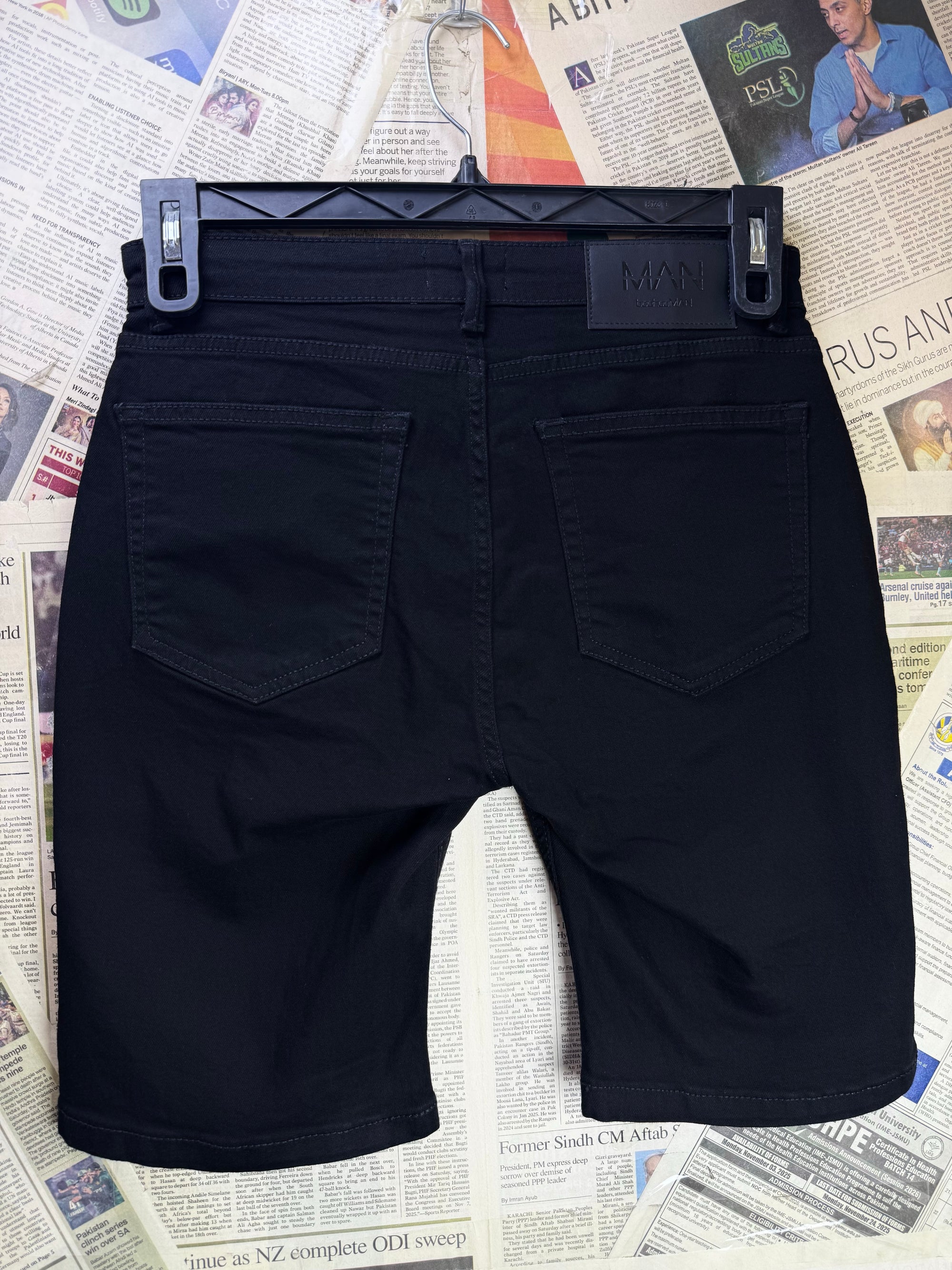 MAN® Waist: 28" to 30" | Black | Denim Shorts | Cotton - Elastane | 1674 - Genuine Maal