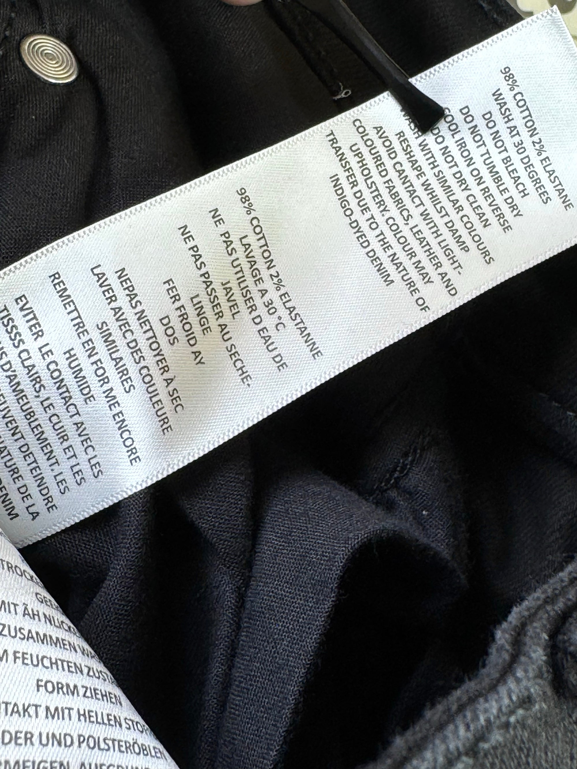 MAN® Waist: 28" to 30" | Black | Denim Shorts | Cotton - Elastane | 1674 - Genuine Maal