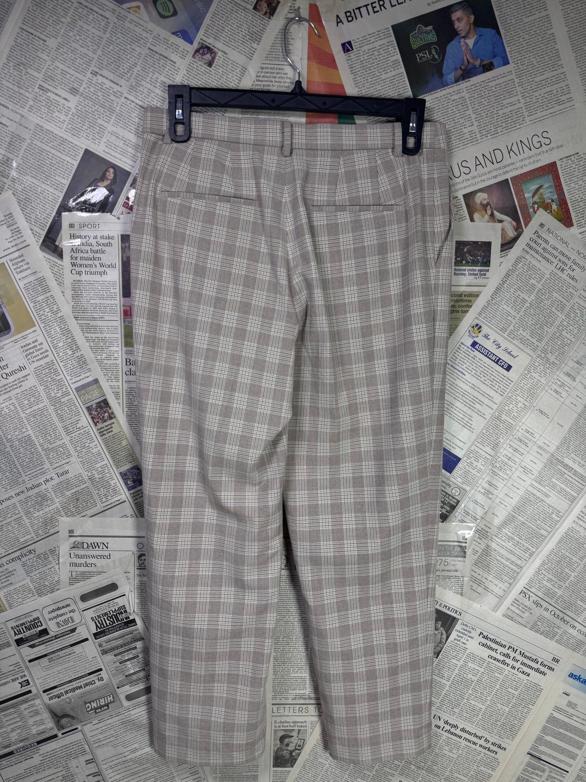 Uniqlo® Waist: 32" | Beige Check | Pant | 943 - Genuine Maal