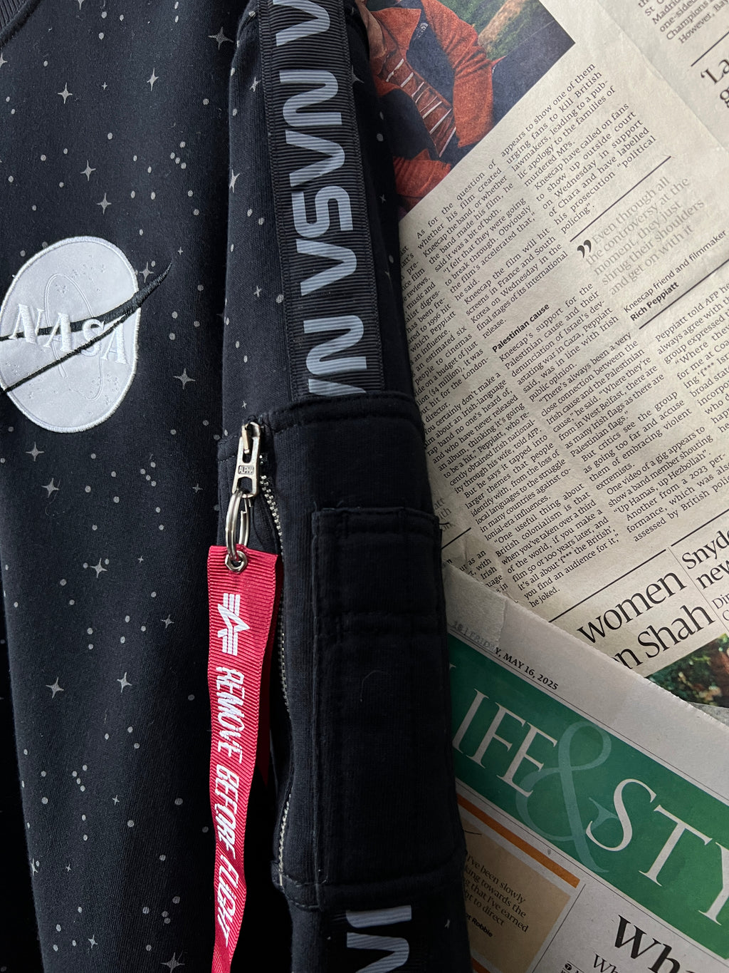 Nas*® Large | Chest: 23.5" | Black | Sweat Shirt - Genuine Maal