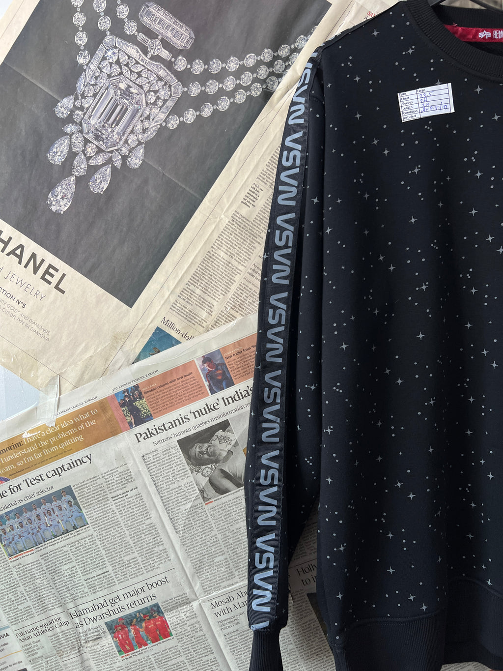 Nas*® Large | Chest: 23.5" | Black | Sweat Shirt - Genuine Maal