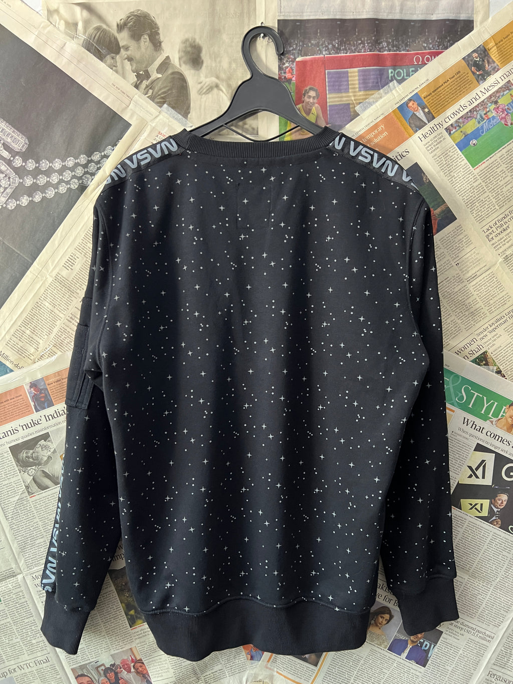 Nas*® Large | Chest: 23.5" | Black | Sweat Shirt - Genuine Maal