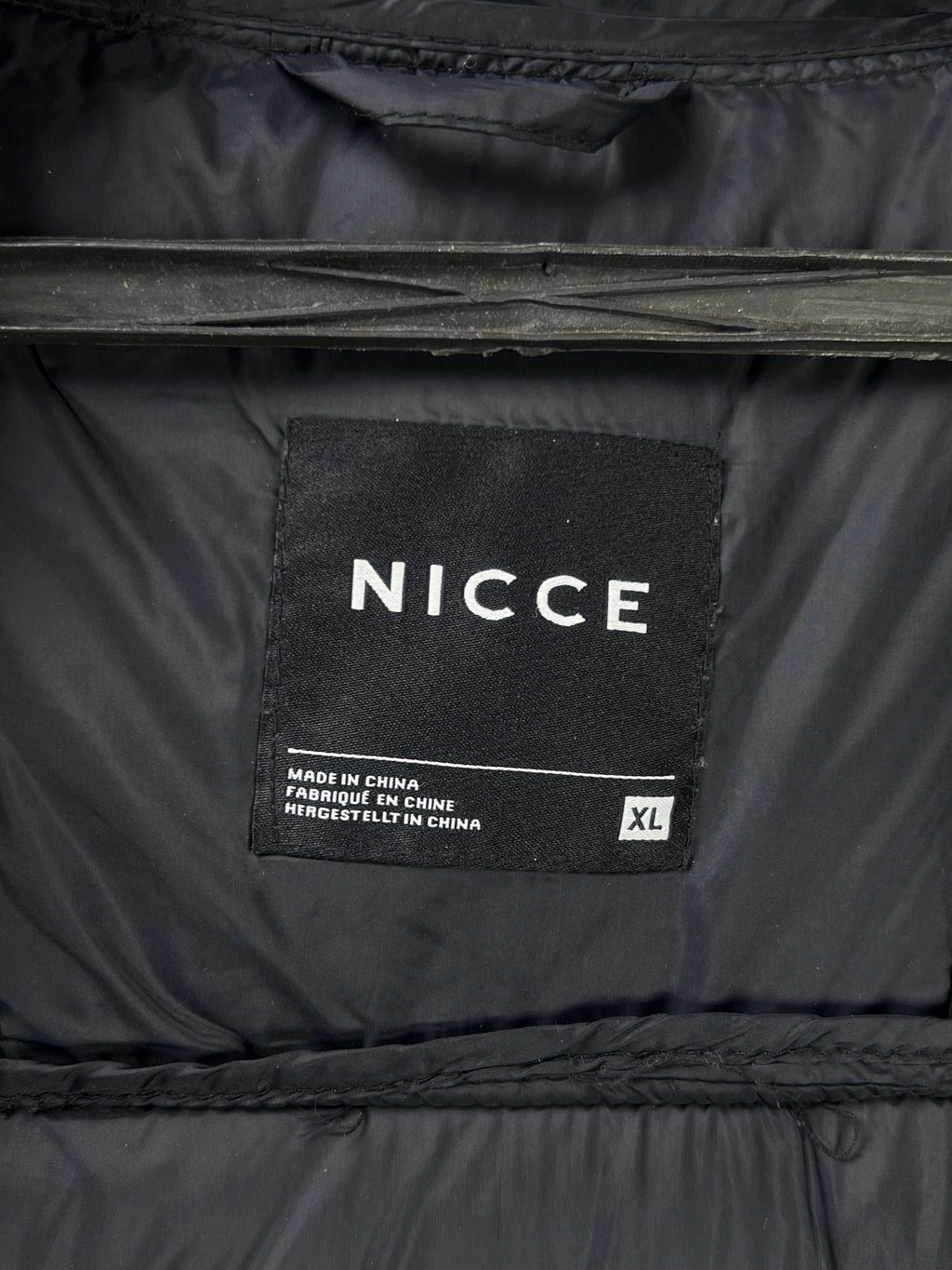 Nicce® Medium | Chest: 22" | Black | Sleeveless Puffer Jacket | 1986 - Genuine Maal