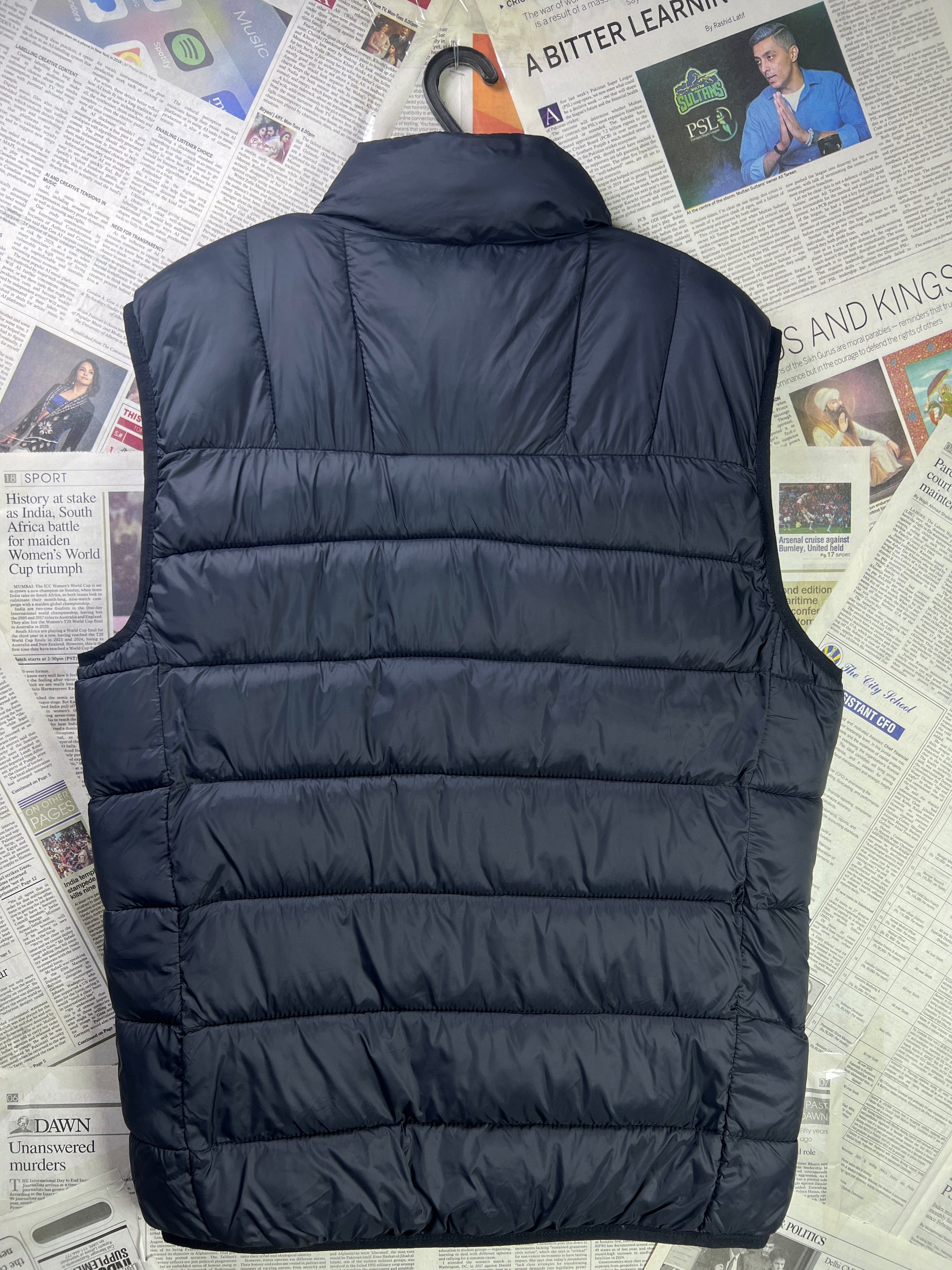 Nicce® Medium | Chest: 22" | Black | Sleeveless Puffer Jacket | 1986 - Genuine Maal