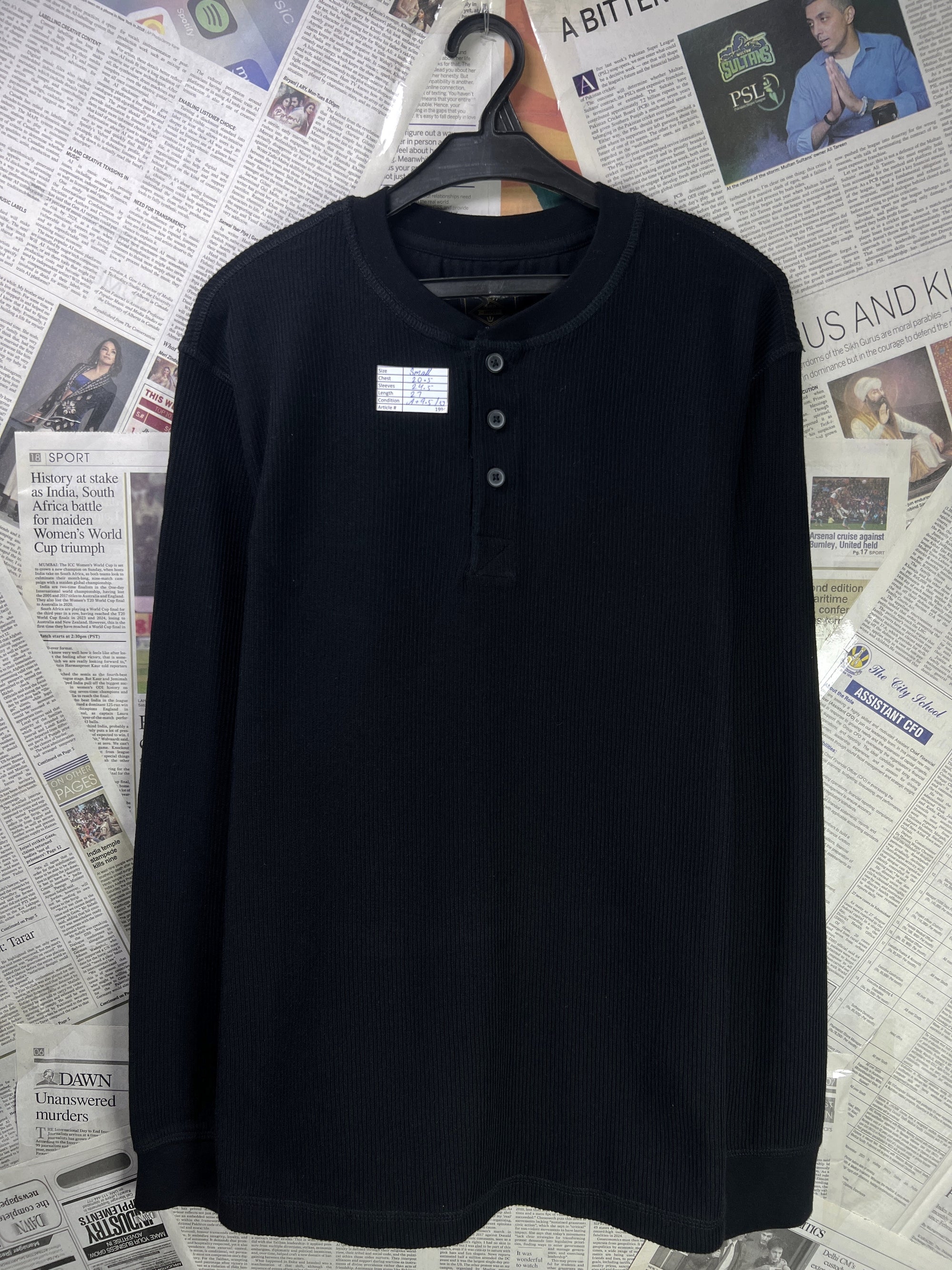 Next® Small | Chest: 20.5" | Black | Hanley Shirt | 1994 - Genuine Maal