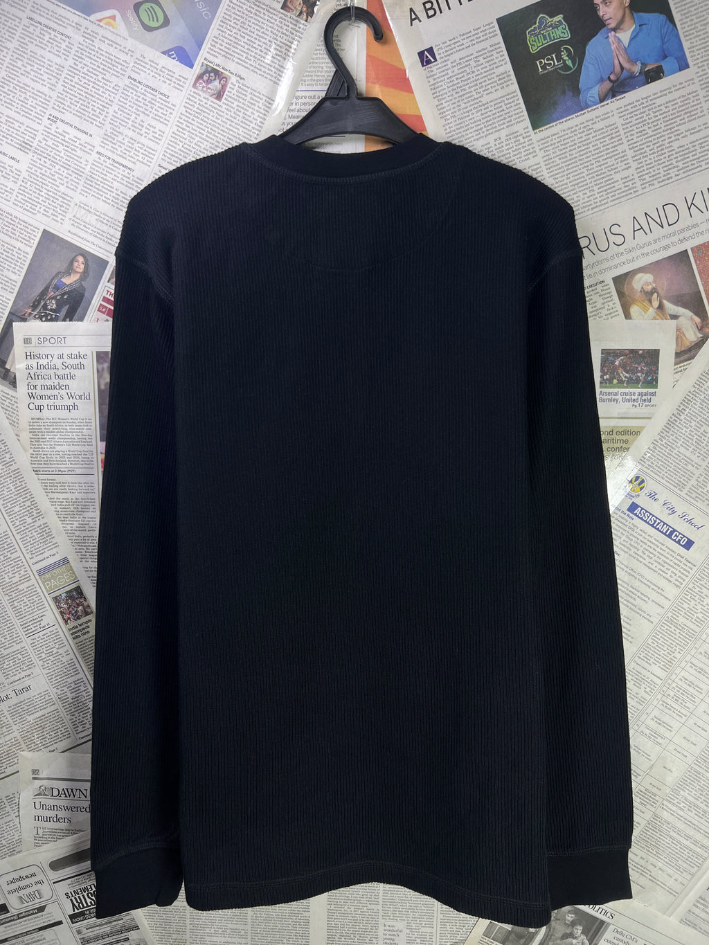 Next® Small | Chest: 20.5" | Black | Hanley Shirt | 1994 - Genuine Maal