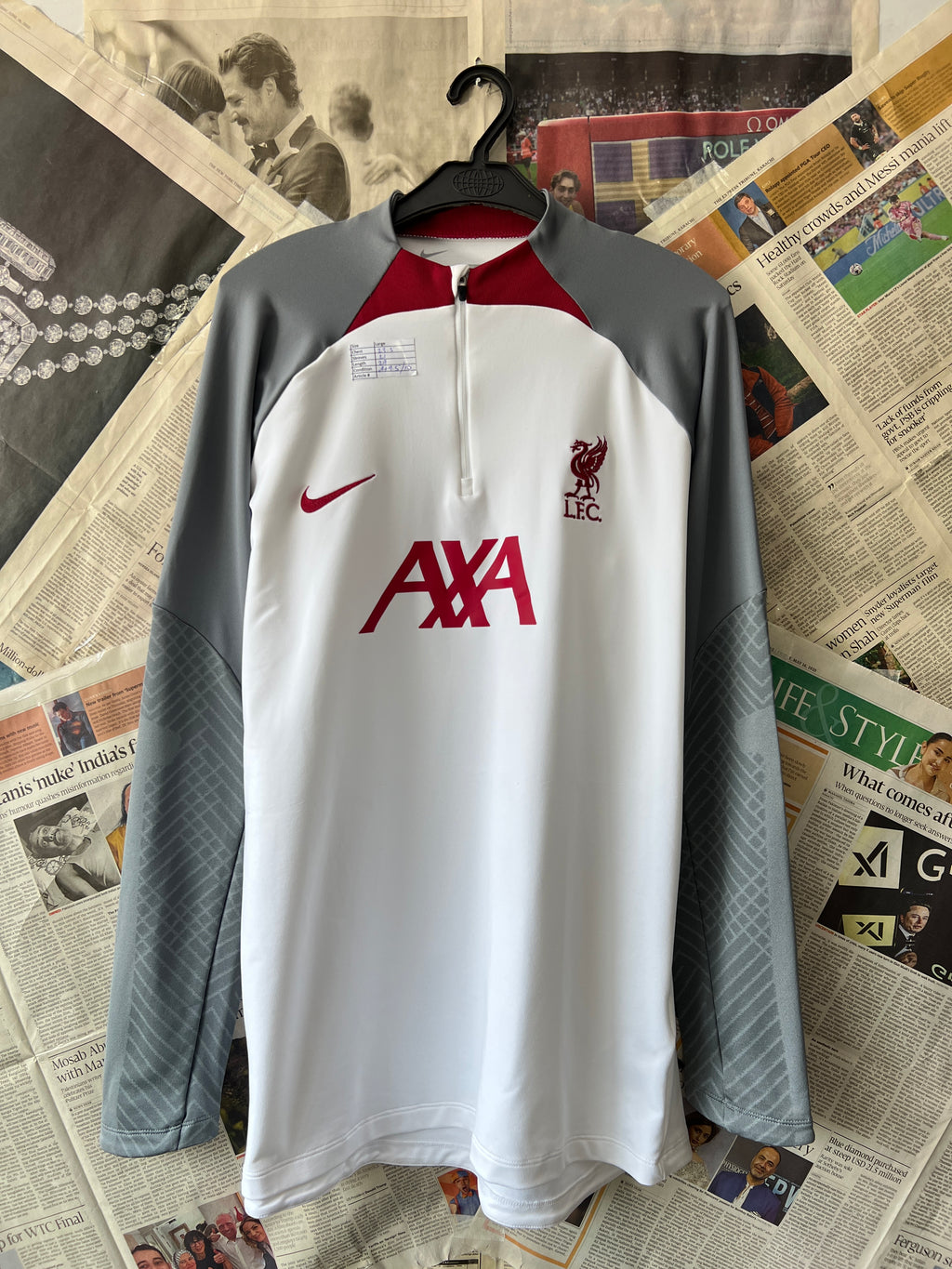 N*ke x Liverpool® Large | Chest: 23.5" | White | Quarter Zip Pullover - Genuine Maal