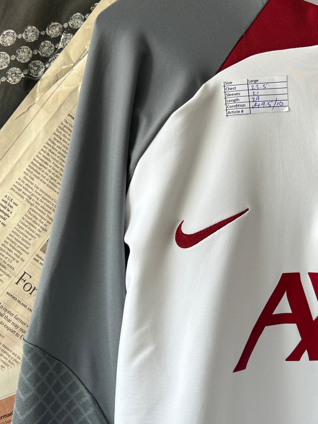 N*ke x Liverpool® Large | Chest: 23.5" | White | Quarter Zip Pullover - Genuine Maal