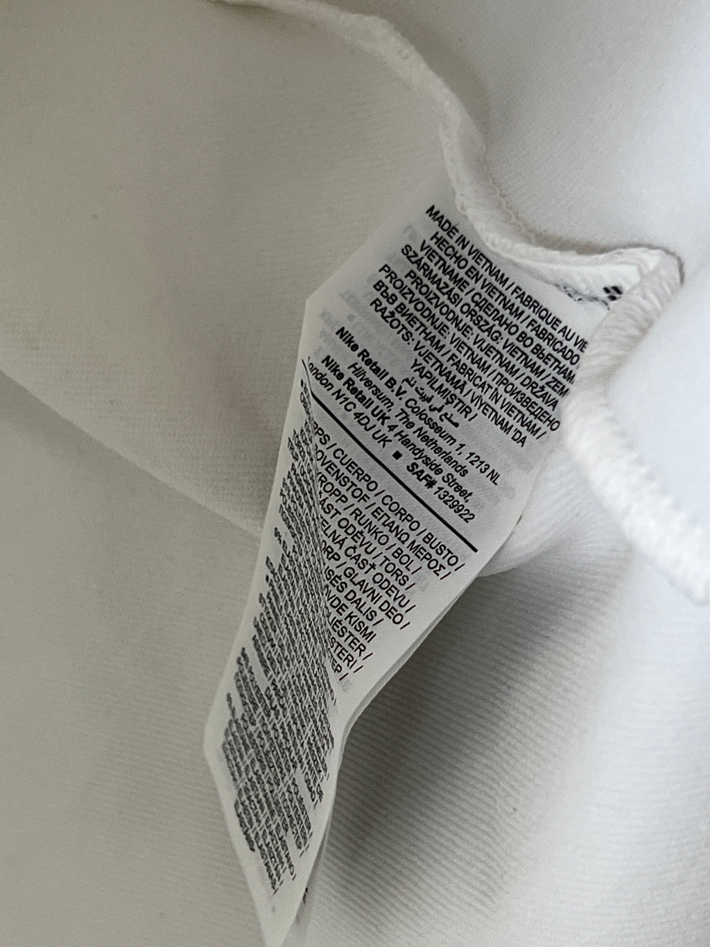 N*ke x Liverpool® Large | Chest: 23.5" | White | Quarter Zip Pullover - Genuine Maal