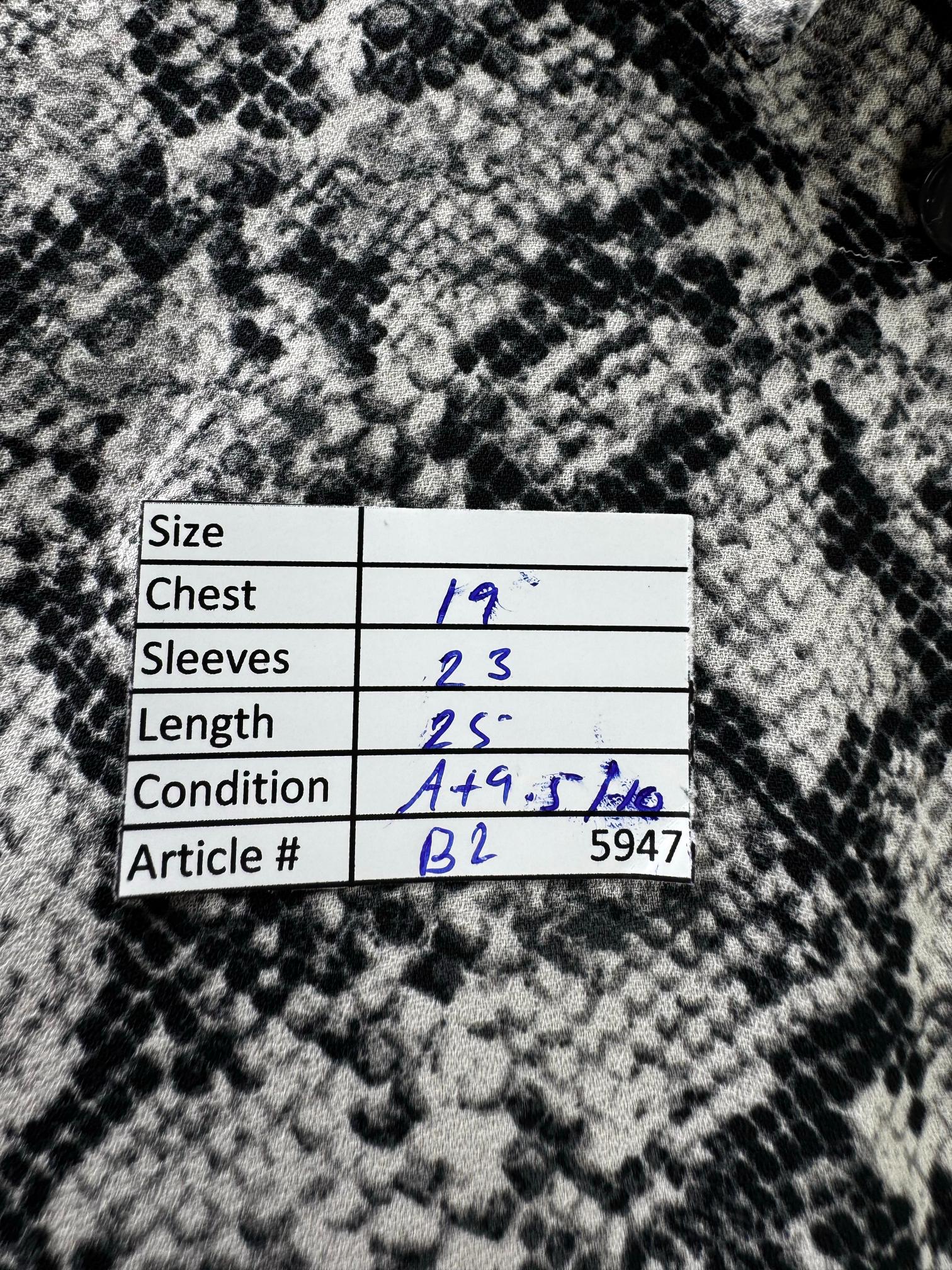 New Look® Medium | Bust: 19" | Snake Skin Print | Shirt | B2 - 5947 - Genuine Maal