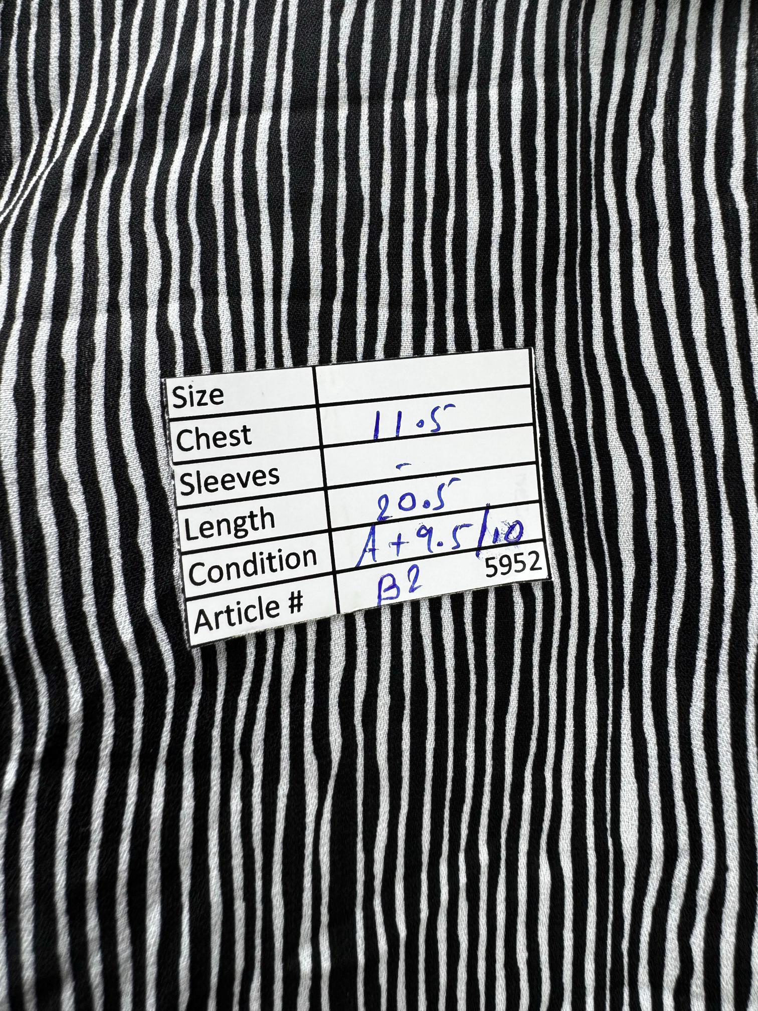 Jennyfer® XS | Bust: 11.5" | Grey Vertical Stripes | Crop Top | B2 - 5952 - Genuine Maal