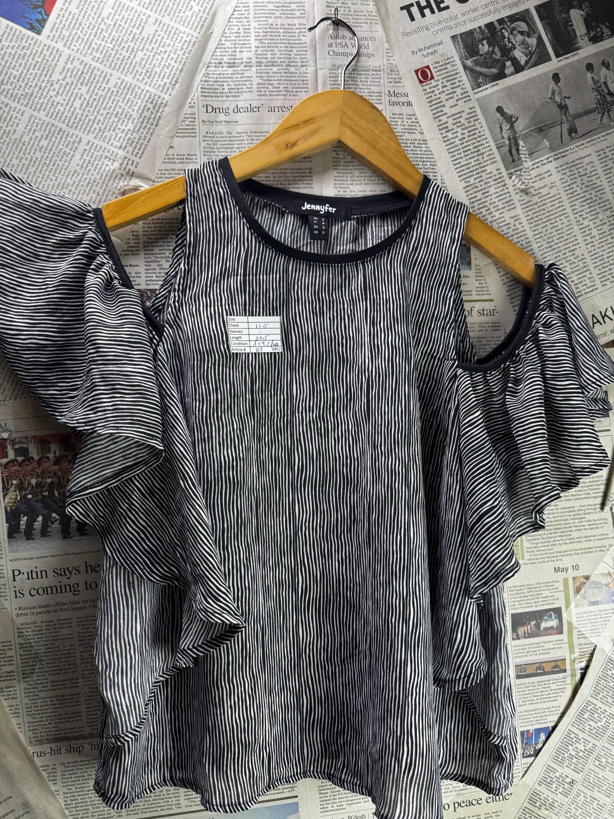 Jennyfer® XS | Bust: 11.5" | Grey Vertical Stripes | Crop Top | B2 - 5952 - Genuine Maal