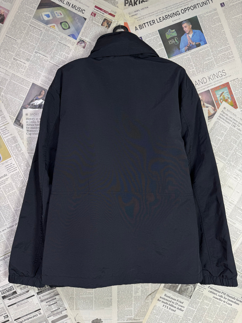 T*mmy Hilfiger® Large | Chest: 23.5" | Parka Jacket | 2038 - Genuine Maal