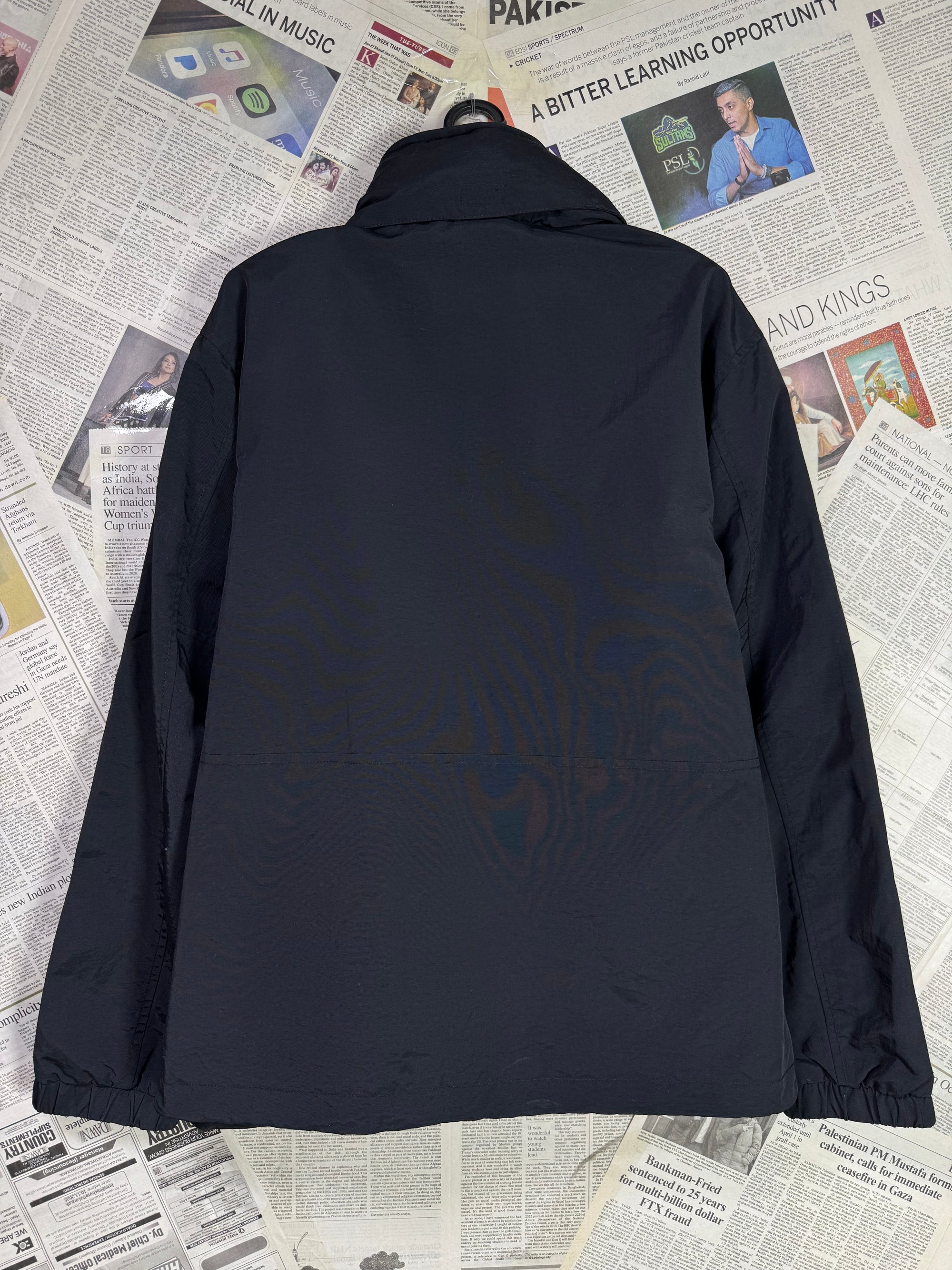 T*mmy Hilfiger® Large | Chest: 23.5" | Parka Jacket | 2038 - Genuine Maal