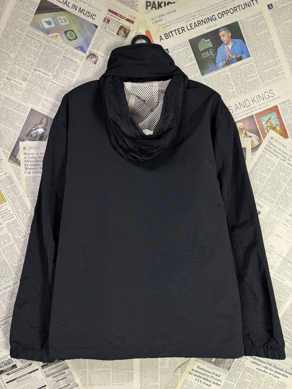 T*mmy Hilfiger® Large | Chest: 23.5" | Parka Jacket | 2038 - Genuine Maal