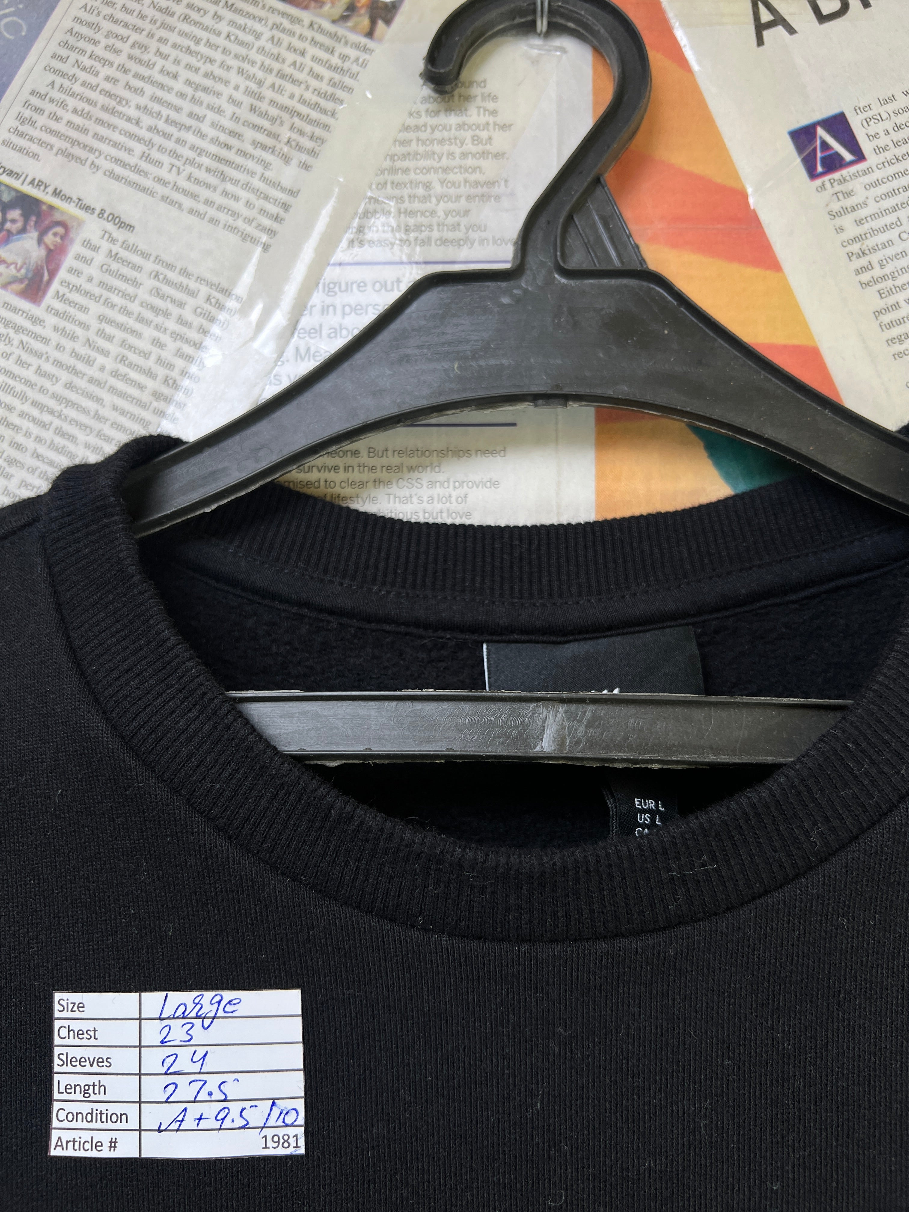 H&M® Large | Chest: 23" | Black | Heavy Sweat Shirt | Fleece Lining | 1981 - Genuine Maal