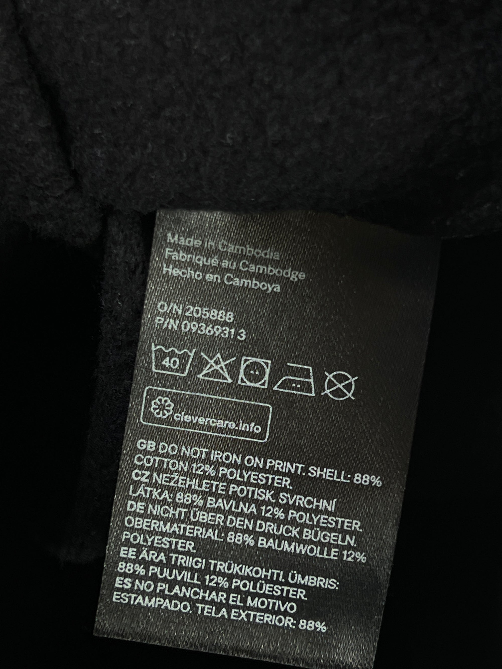 H&M® Large | Chest: 23" | Black | Heavy Sweat Shirt | Fleece Lining | 1981 - Genuine Maal