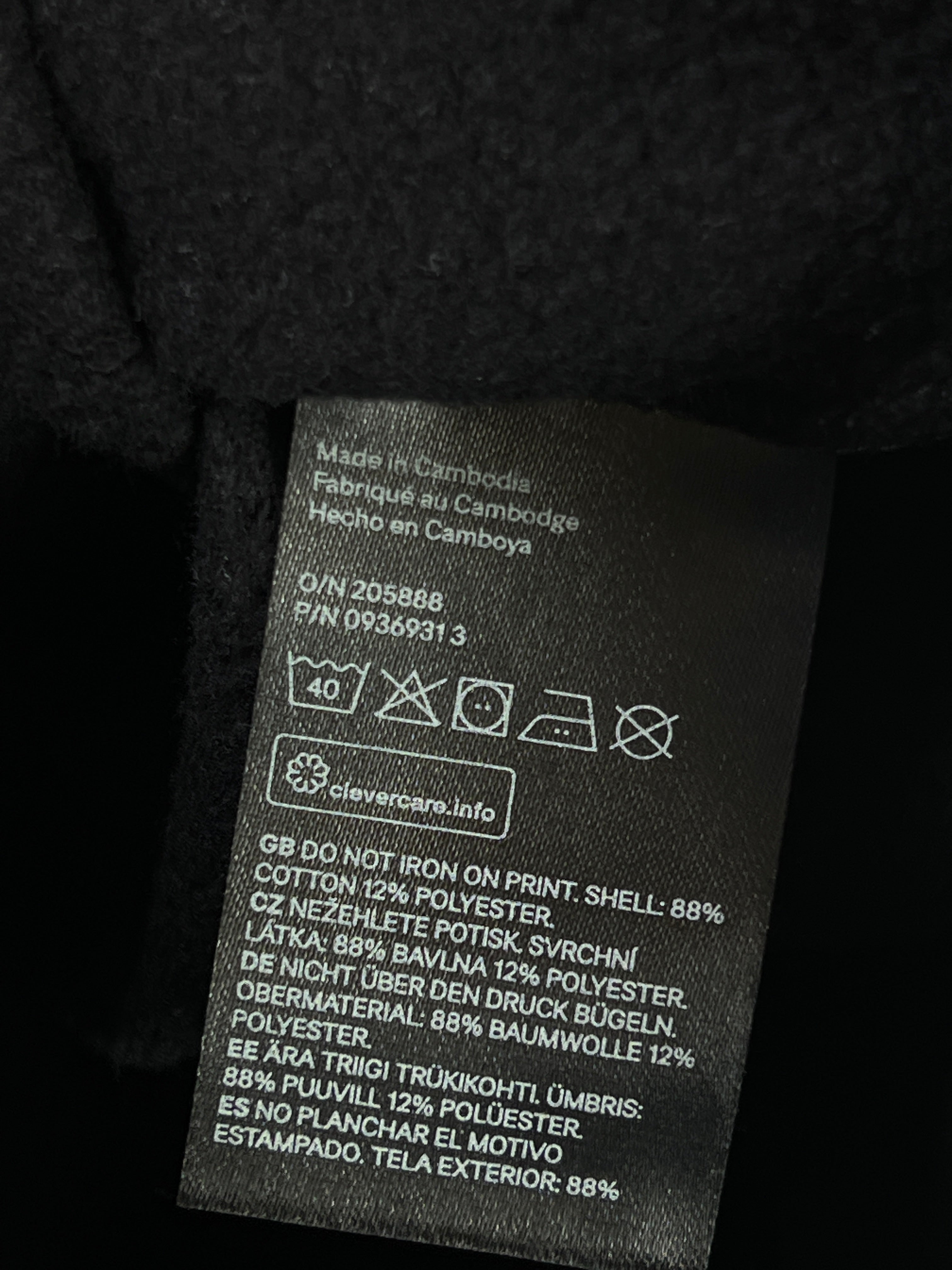 H&M® Large | Chest: 23" | Black | Heavy Sweat Shirt | Fleece Lining | 1981 - Genuine Maal