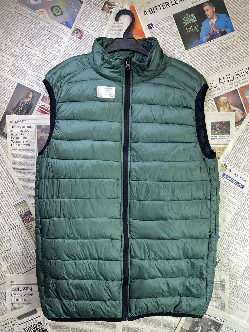 River Island® Medium | Chest: 21.5" | Pine Green | Sleeveless Puffer Jacket | 1753 - Genuine Maal