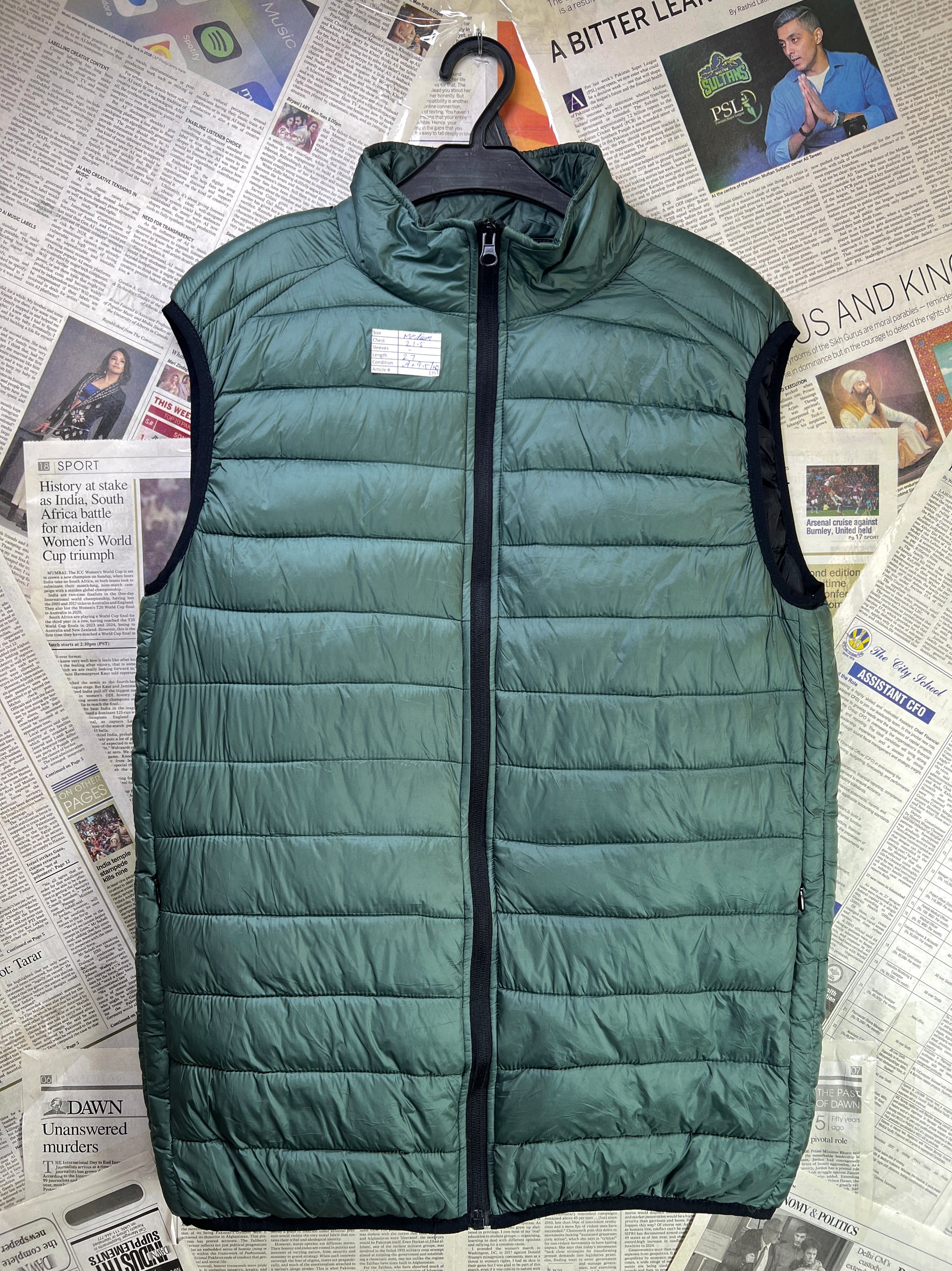River Island® Medium | Chest: 21.5" | Pine Green | Sleeveless Puffer Jacket | 1753 - Genuine Maal