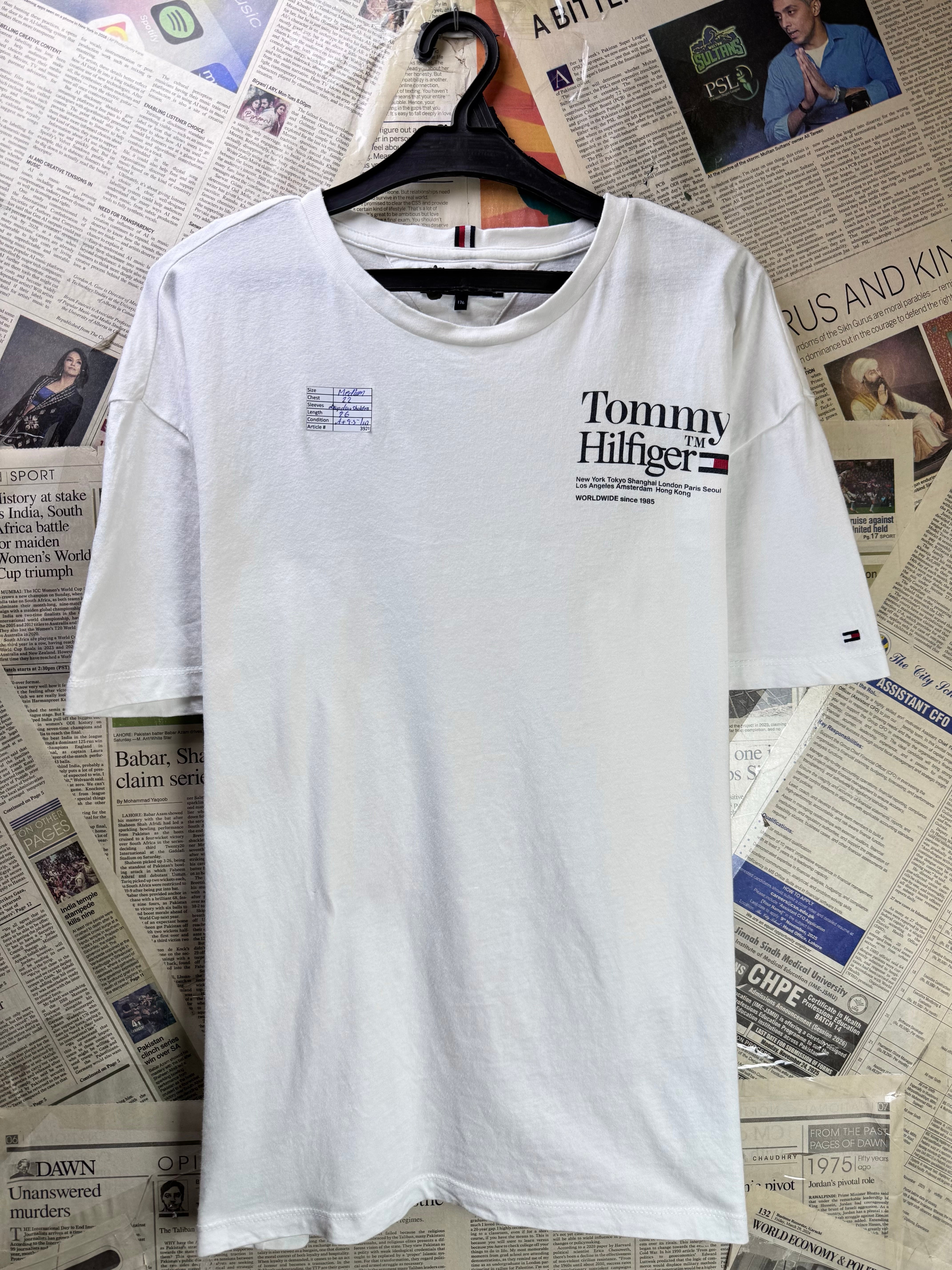 Tommy Hilfig*r® Medium | Chest: 22" | White | T-Shirt | Cotton | 3928 - Genuine Maal