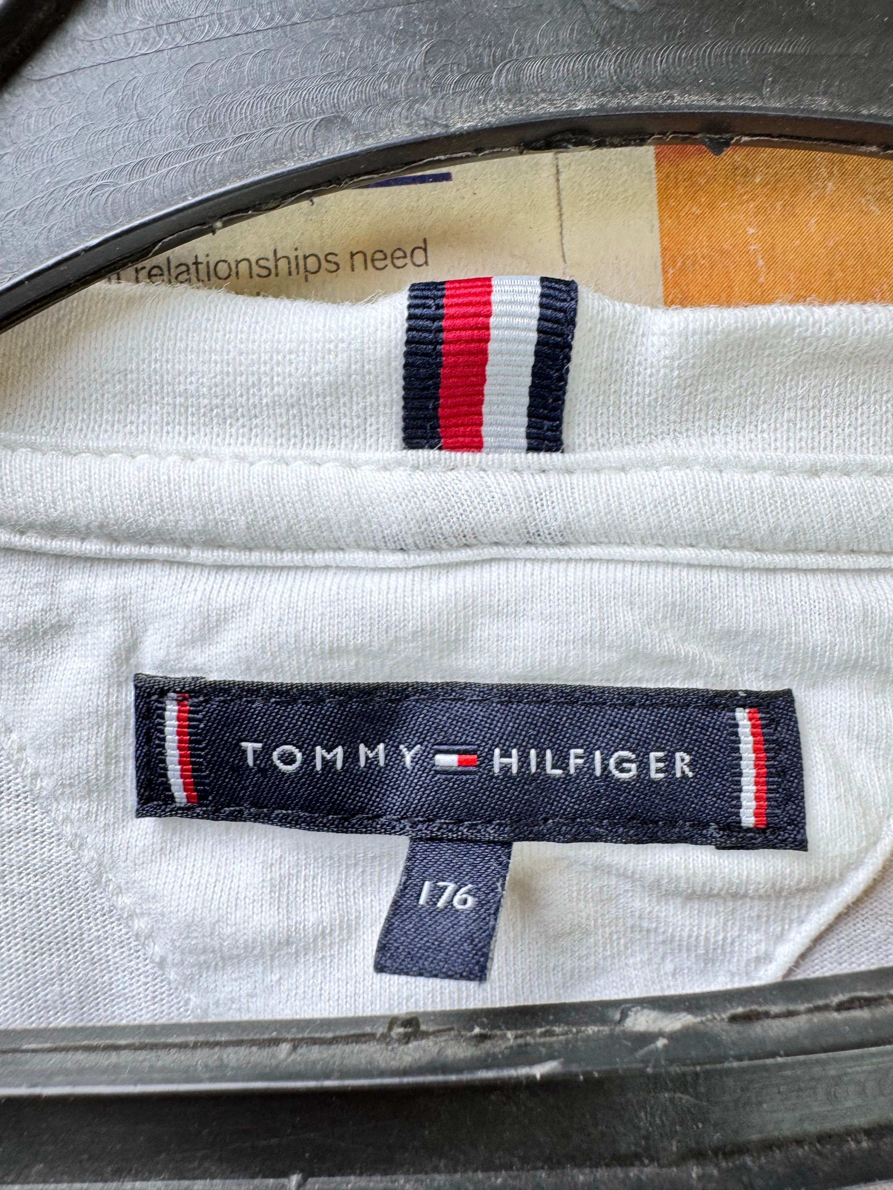 Tommy Hilfig*r® Medium | Chest: 22" | White | T-Shirt | Cotton | 3928 - Genuine Maal