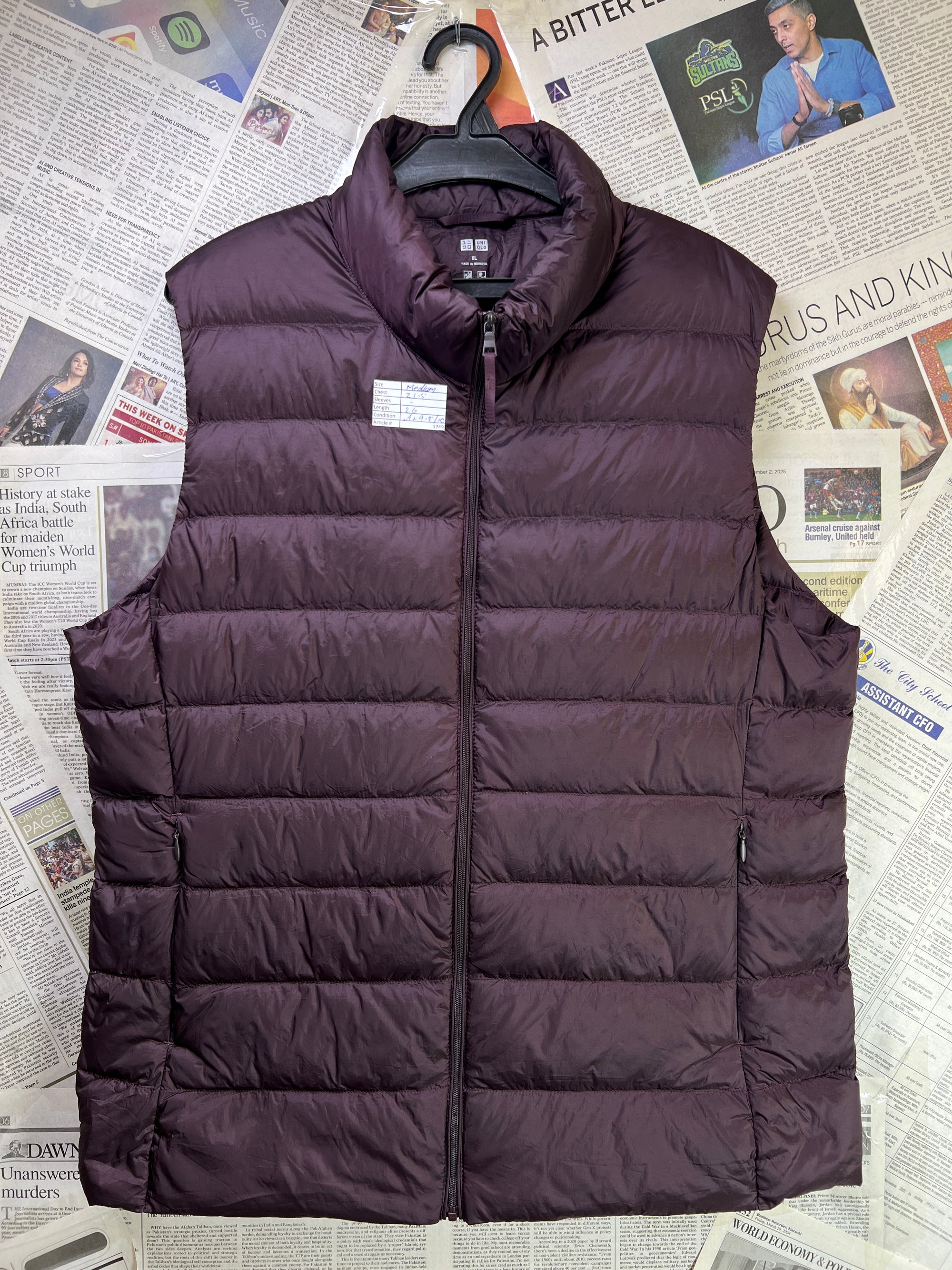 Uniqlo® Medium | Chest: 21.5" | Wine | Sleeveless Puffer Jacket | Grey Duck Down/Feather Filling | 1749 - Genuine Maal