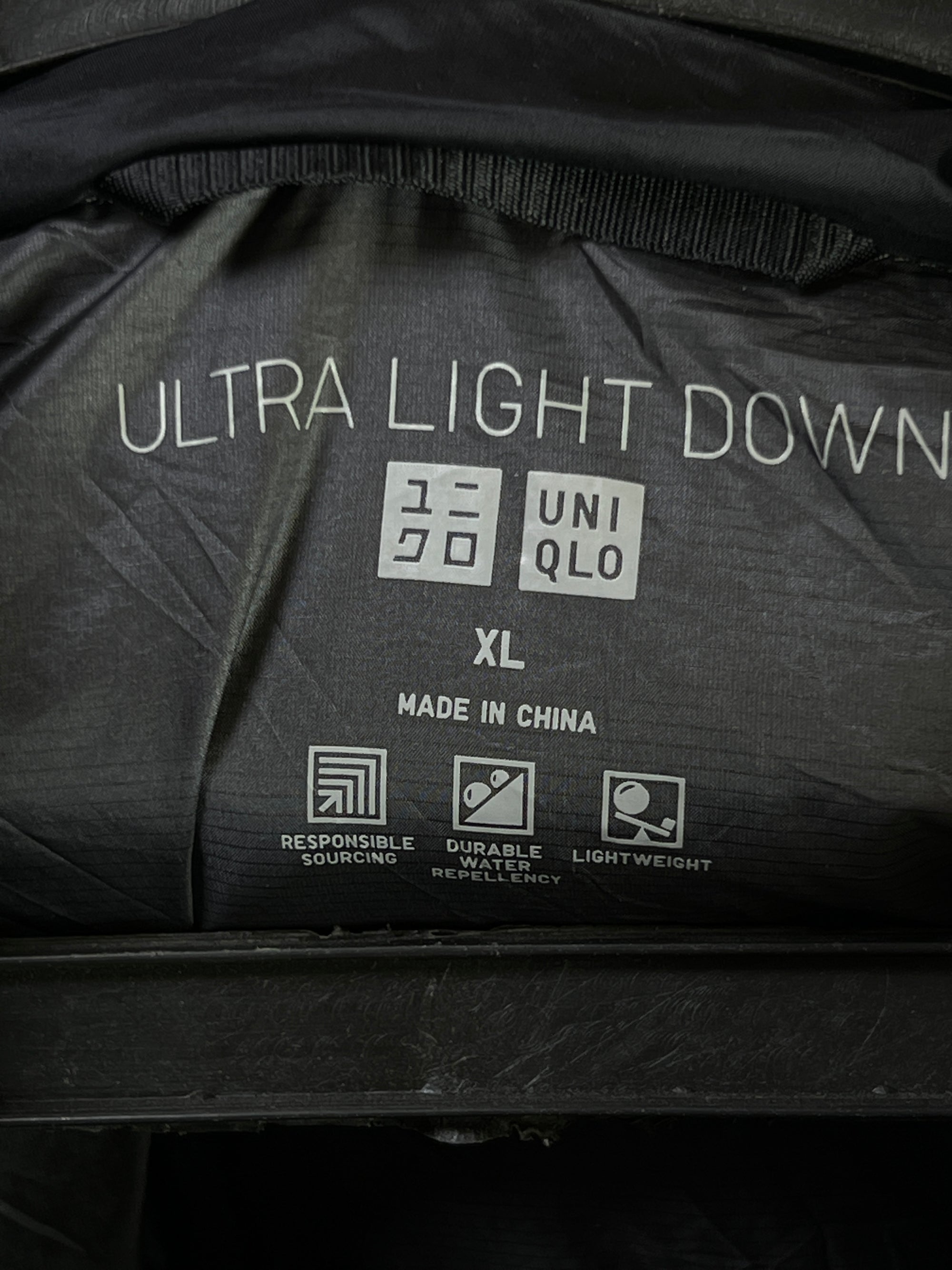 Uniqlo® Large | Chest: 23.5" | Black | Sleeveless Puffer Jacket | Duck Down/Feather Filling | 1975 - Genuine Maal