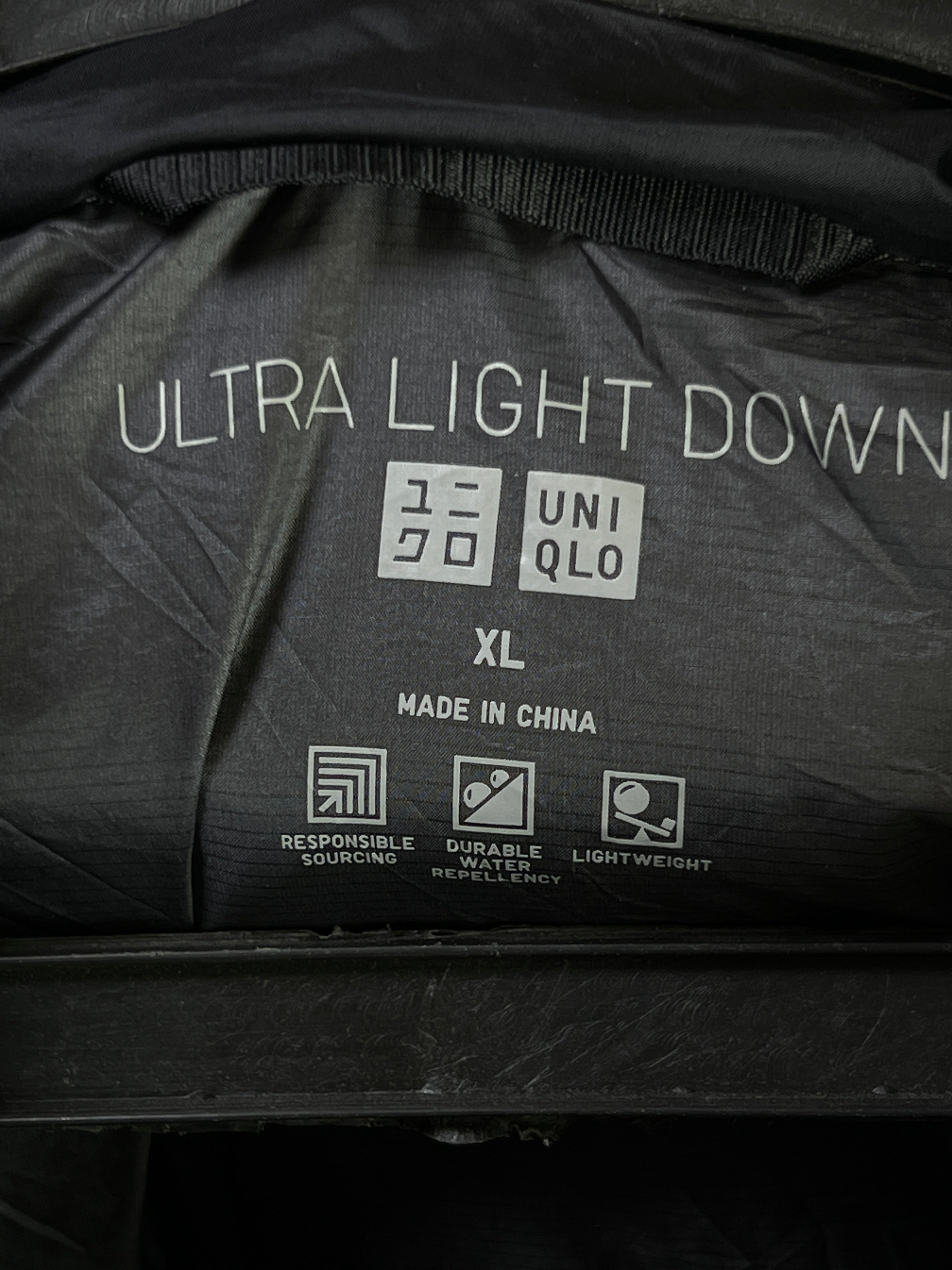 Uniqlo® Large | Chest: 23.5" | Black | Sleeveless Puffer Jacket | Duck Down/Feather Filling | 1975 - Genuine Maal