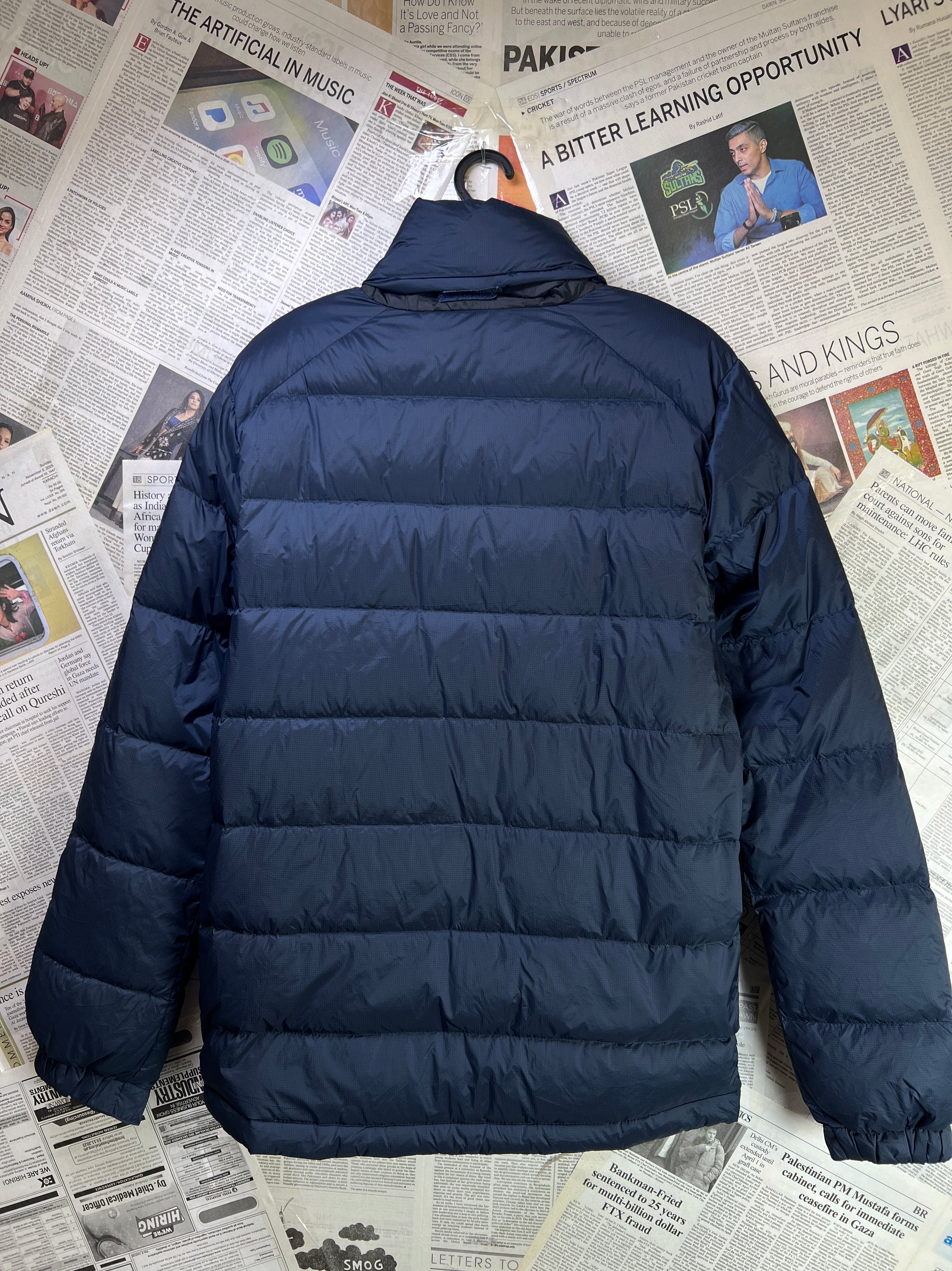 Crane® Medium | Chest: 21.5" | Navy Blue | Puffer Jacket with Convertible Hoodie | Down/Feather Filling | 1977 - Genuine Maal
