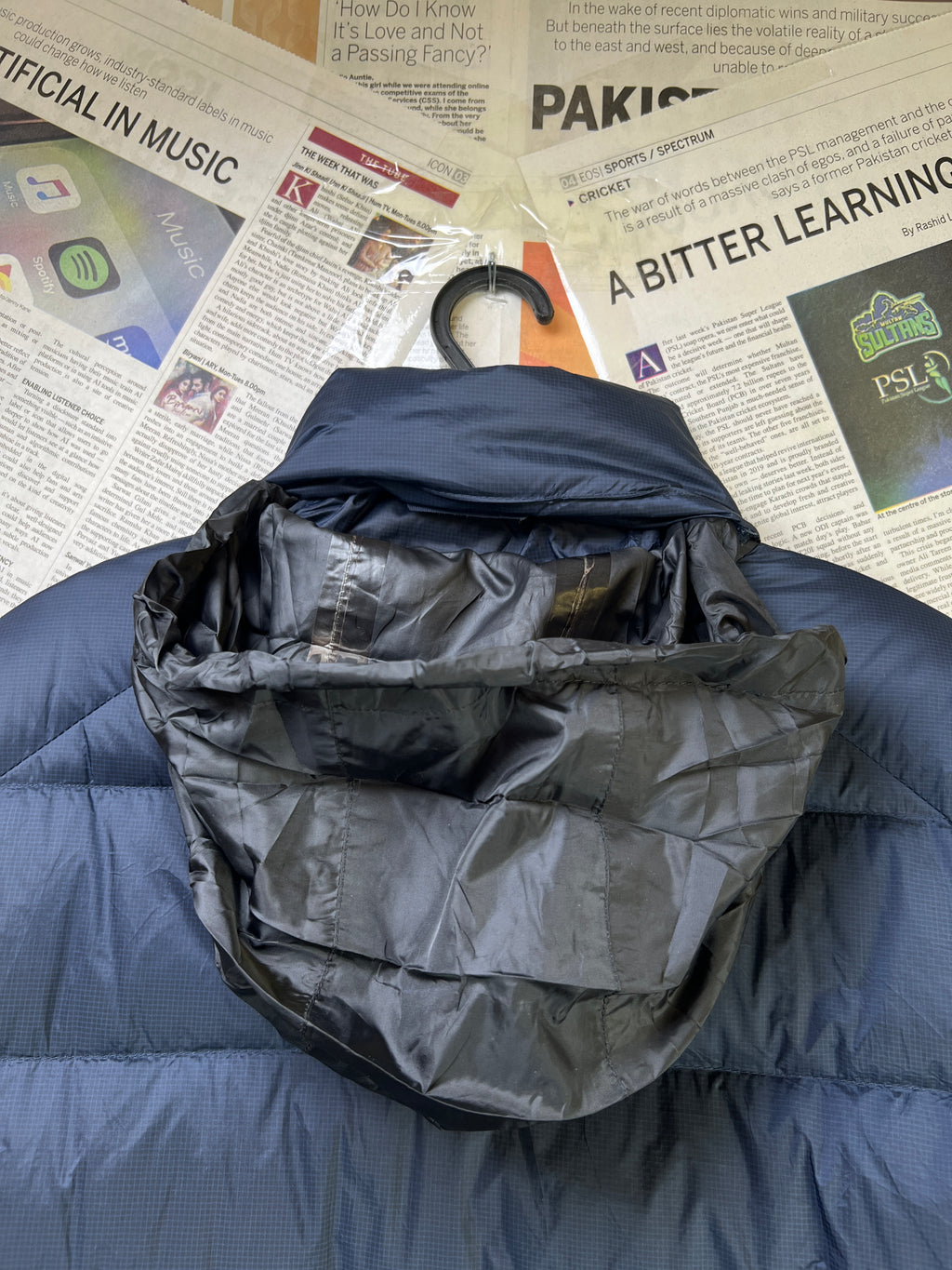 Crane® Medium | Chest: 21.5" | Navy Blue | Puffer Jacket with Convertible Hoodie | Down/Feather Filling | 1977 - Genuine Maal