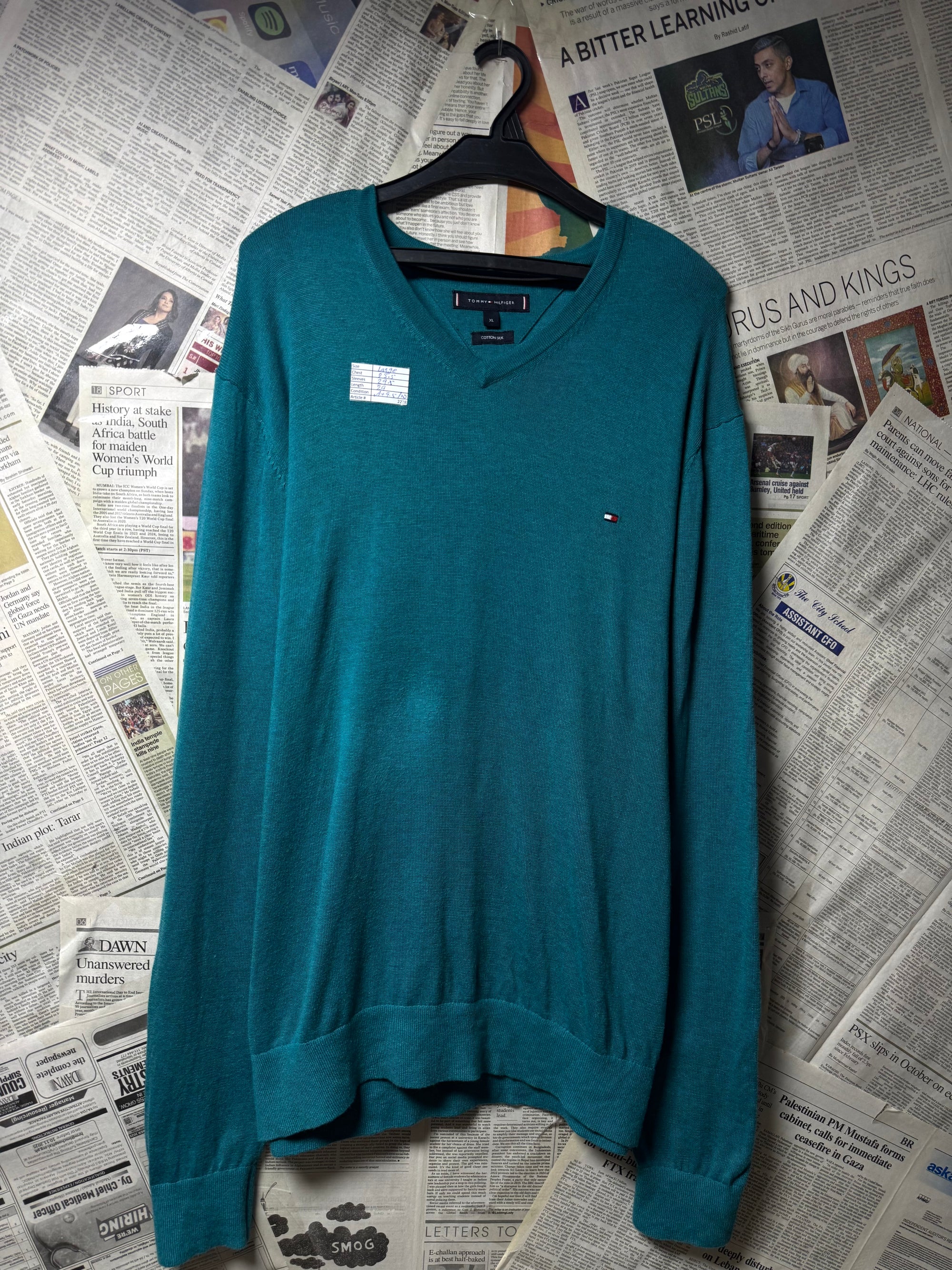 T*mmy Hilfiger® Large | Chest: 23.5" | Cyan | Sweater | Cotton - Silk Blend | 2228 - Genuine Maal