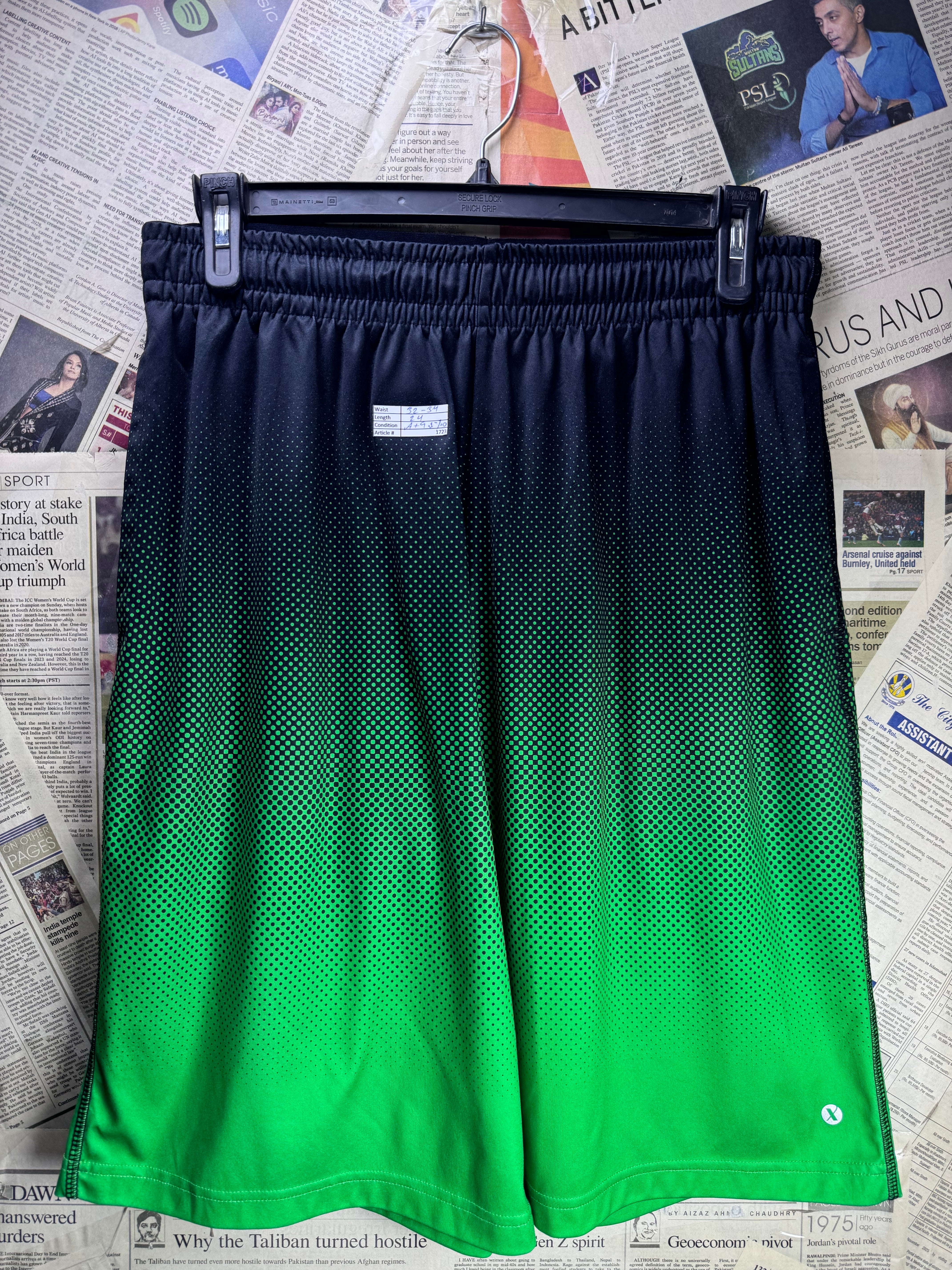 Xersion® Waist: 32" to 34" | Gradient | Sports Shorts | 1723 - Genuine Maal