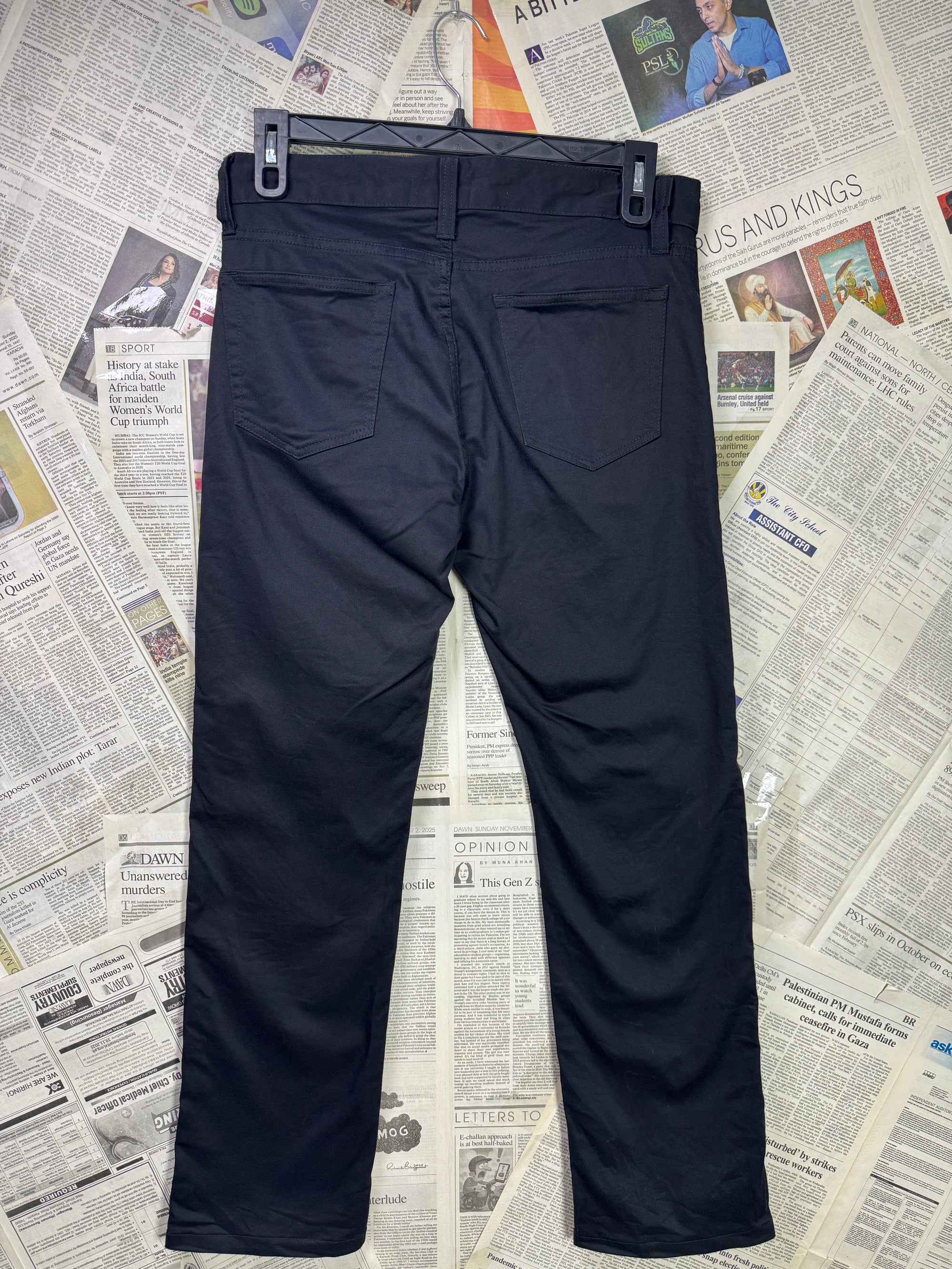 Uniqlo® Waist: 32" | Black | Cotton | Chinos Pants | 1163 - Genuine Maal