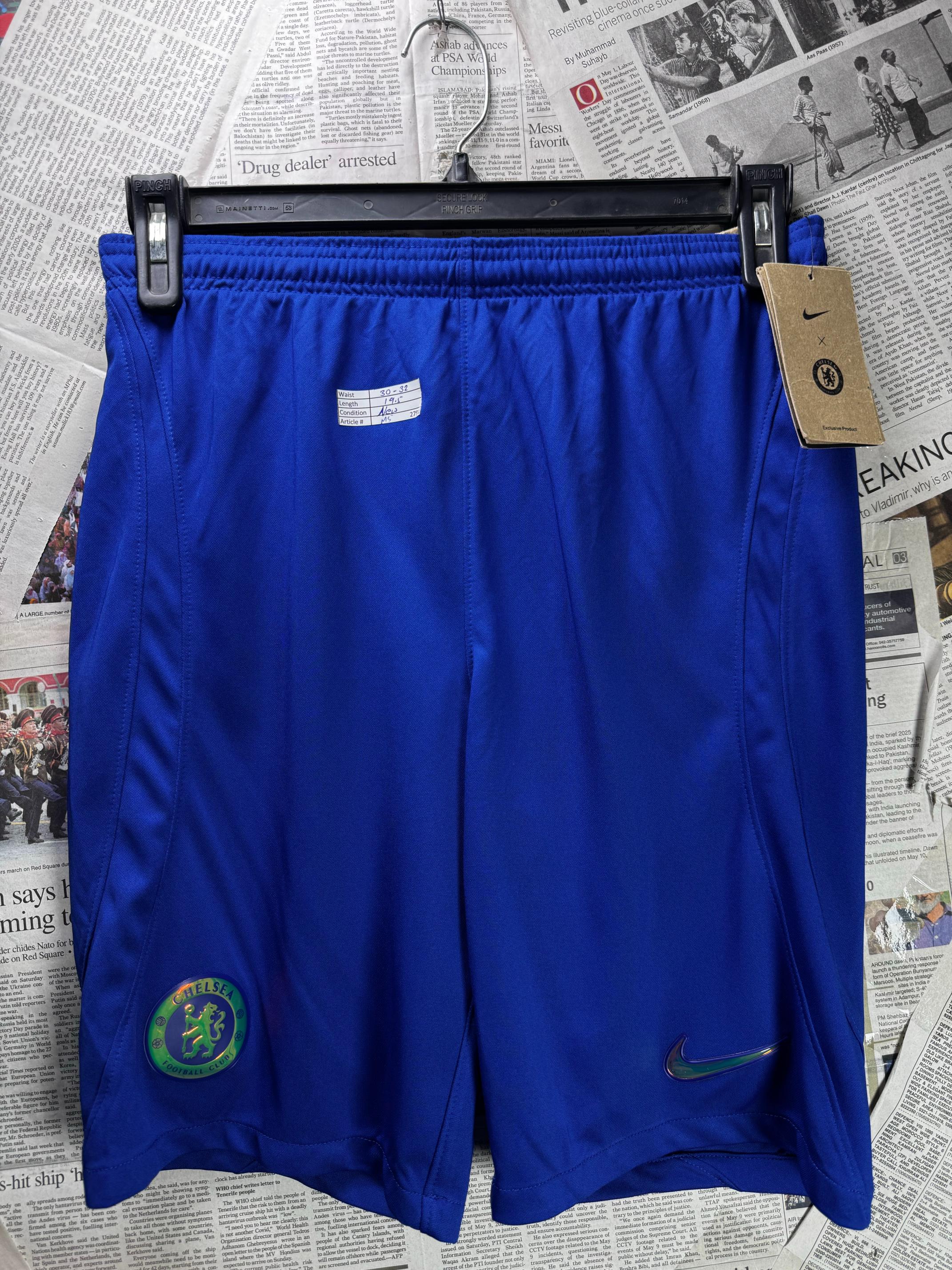 N*ke® Waist: 30" to 32" | Chelsea FC | Sports Shorts | Polyester | M5 - 2791 - Genuine Maal
