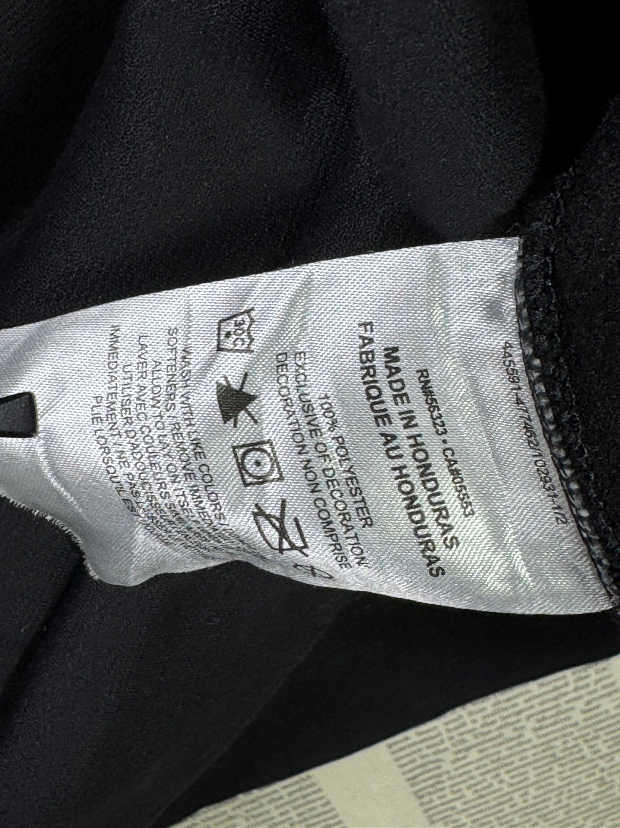 N*ke® Medium | Chest: 22" | Black | Hoodie | poly | 2225 - Genuine Maal