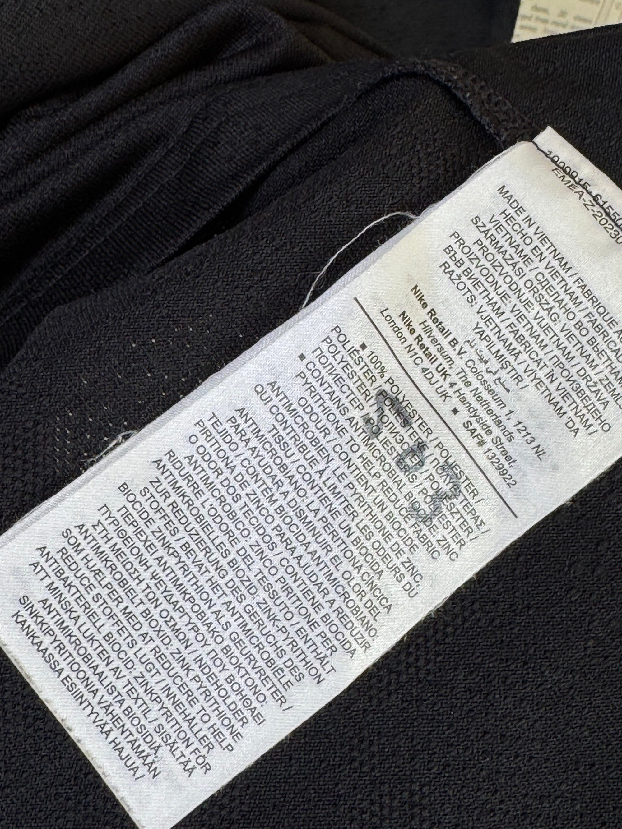 N*ke® Small | Chest: 20.5" | Black | Sweat Shirt | Poly | 2215 - Genuine Maal