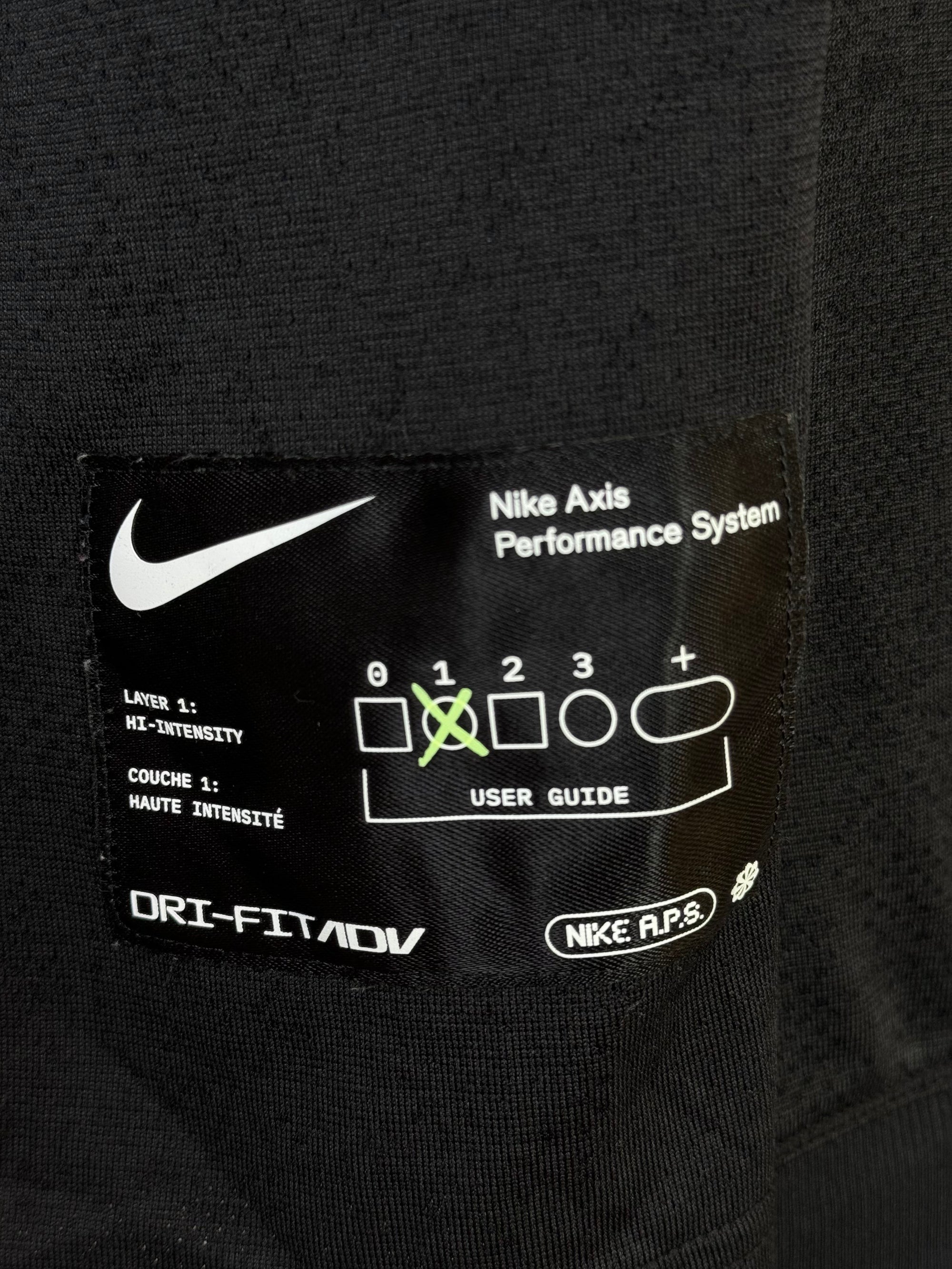 N*ke® Small | Chest: 20.5" | Black | Sweat Shirt | Poly | 2215 - Genuine Maal