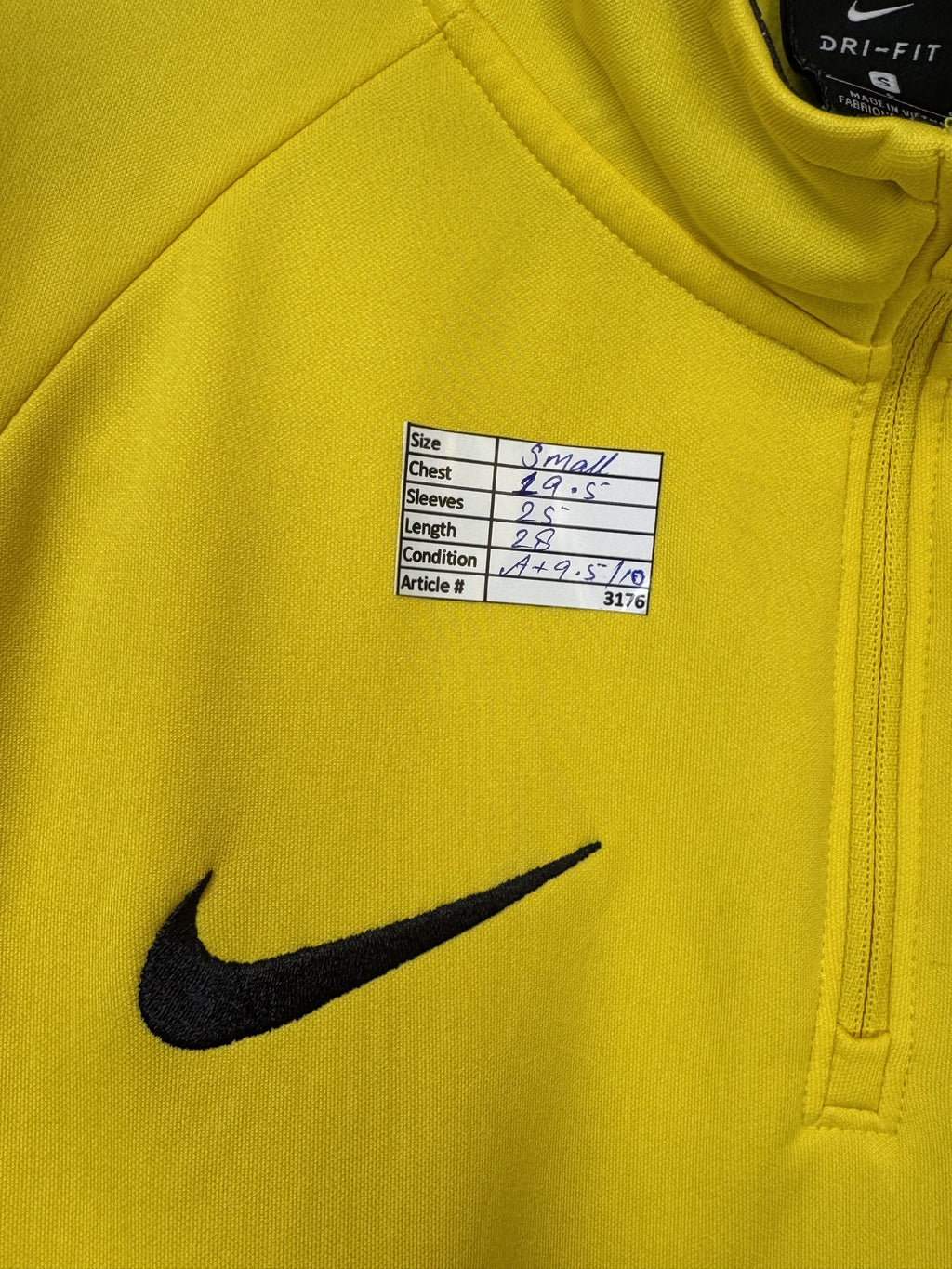 N*ke® Small | Chest: 19.5" | Yellow | Quarter zip - Pullover | Poly | 3176 - Genuine Maal