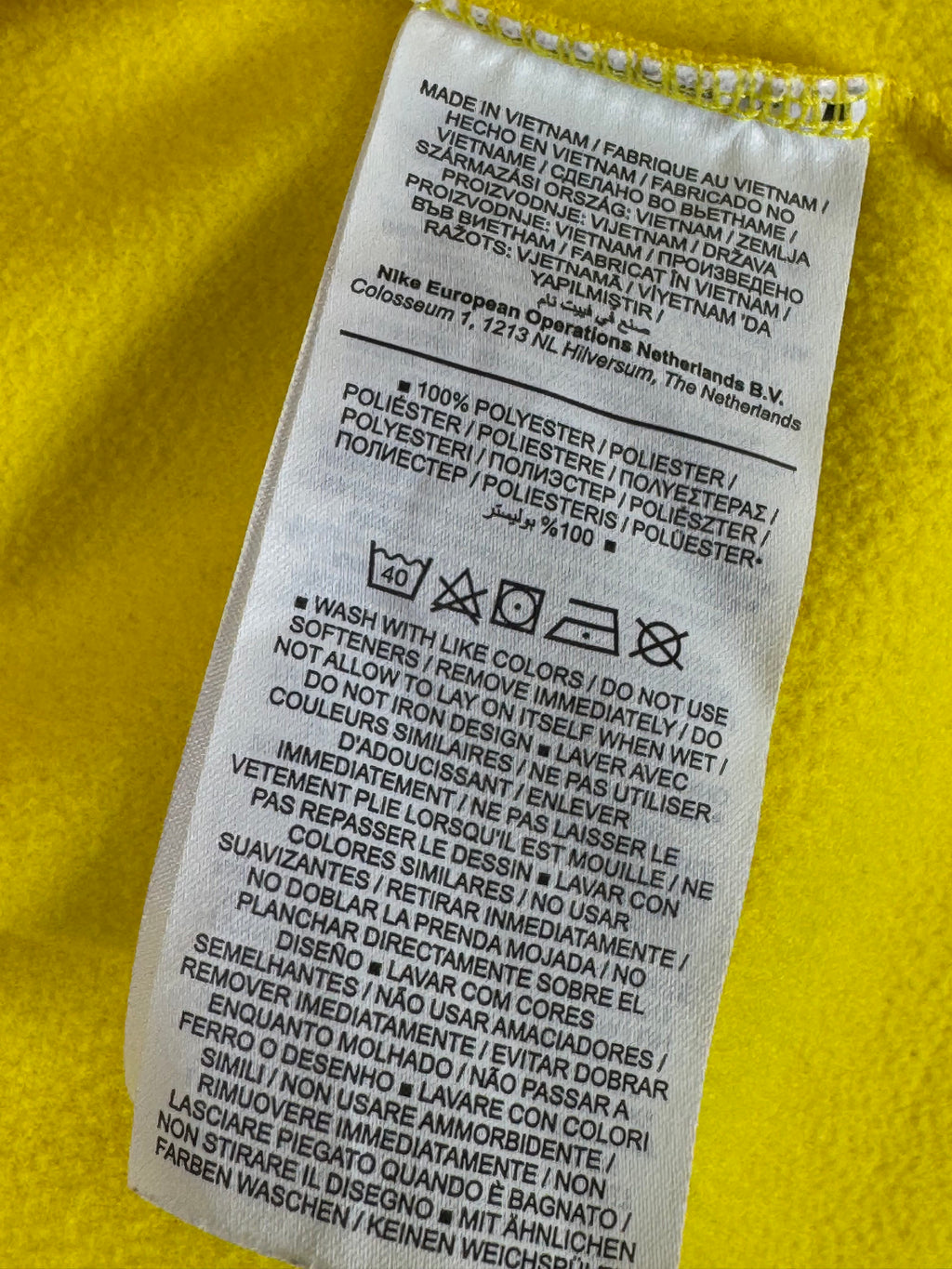 N*ke® Small | Chest: 19.5" | Yellow | Quarter zip - Pullover | Poly | 3176 - Genuine Maal