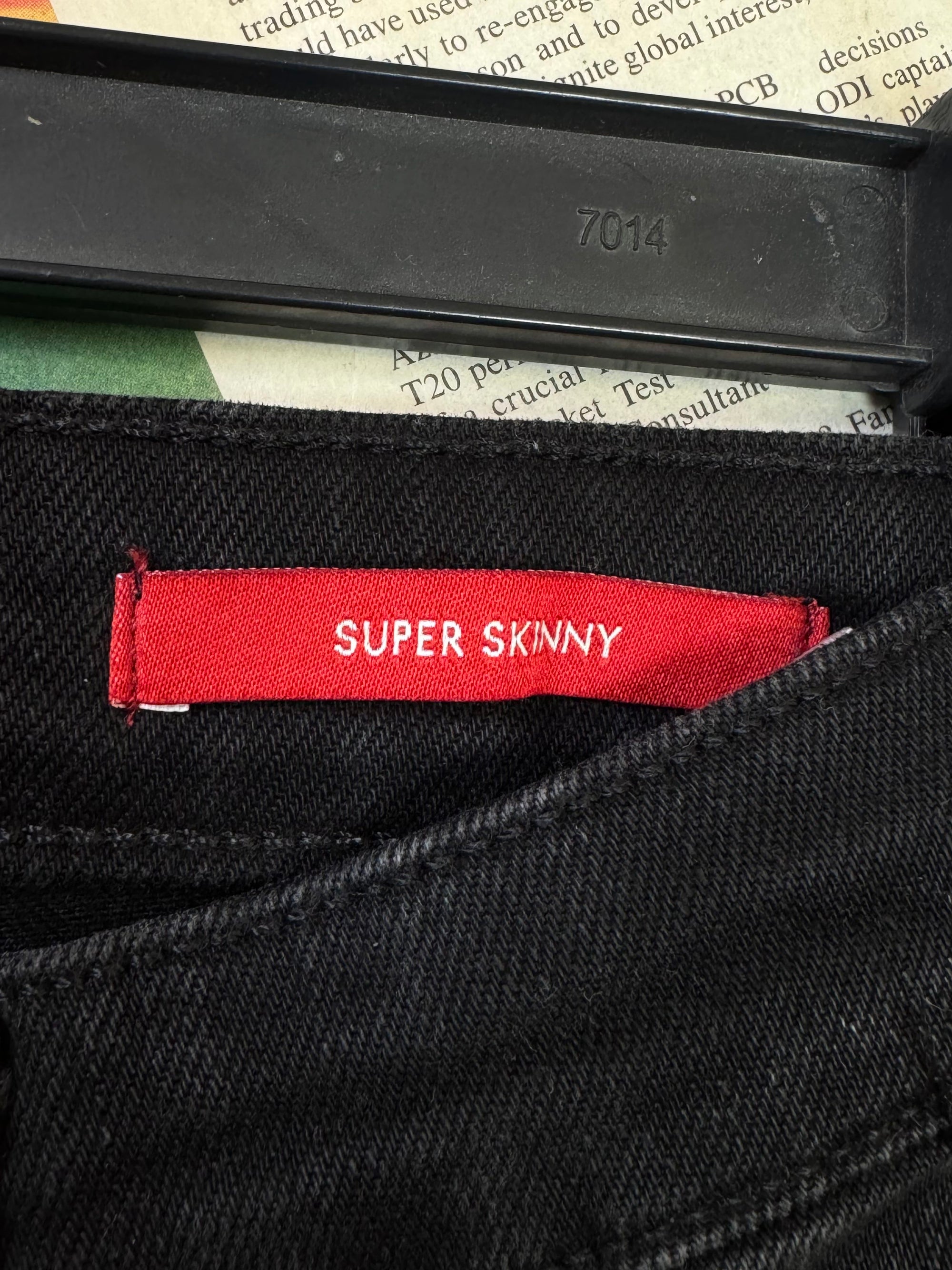 Guess® Waist: 30" | Washed Black | Fit: Slim Denim Jeans | Inner: Cotton - Poly | 1155 - Genuine Maal