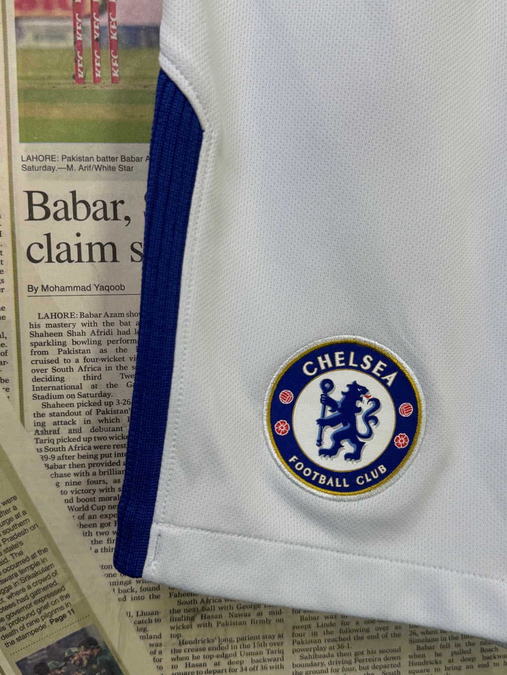 N*ke® Waist: 28" | Silver | Chelsea Football Shorts | Poly | 1175 - Genuine Maal