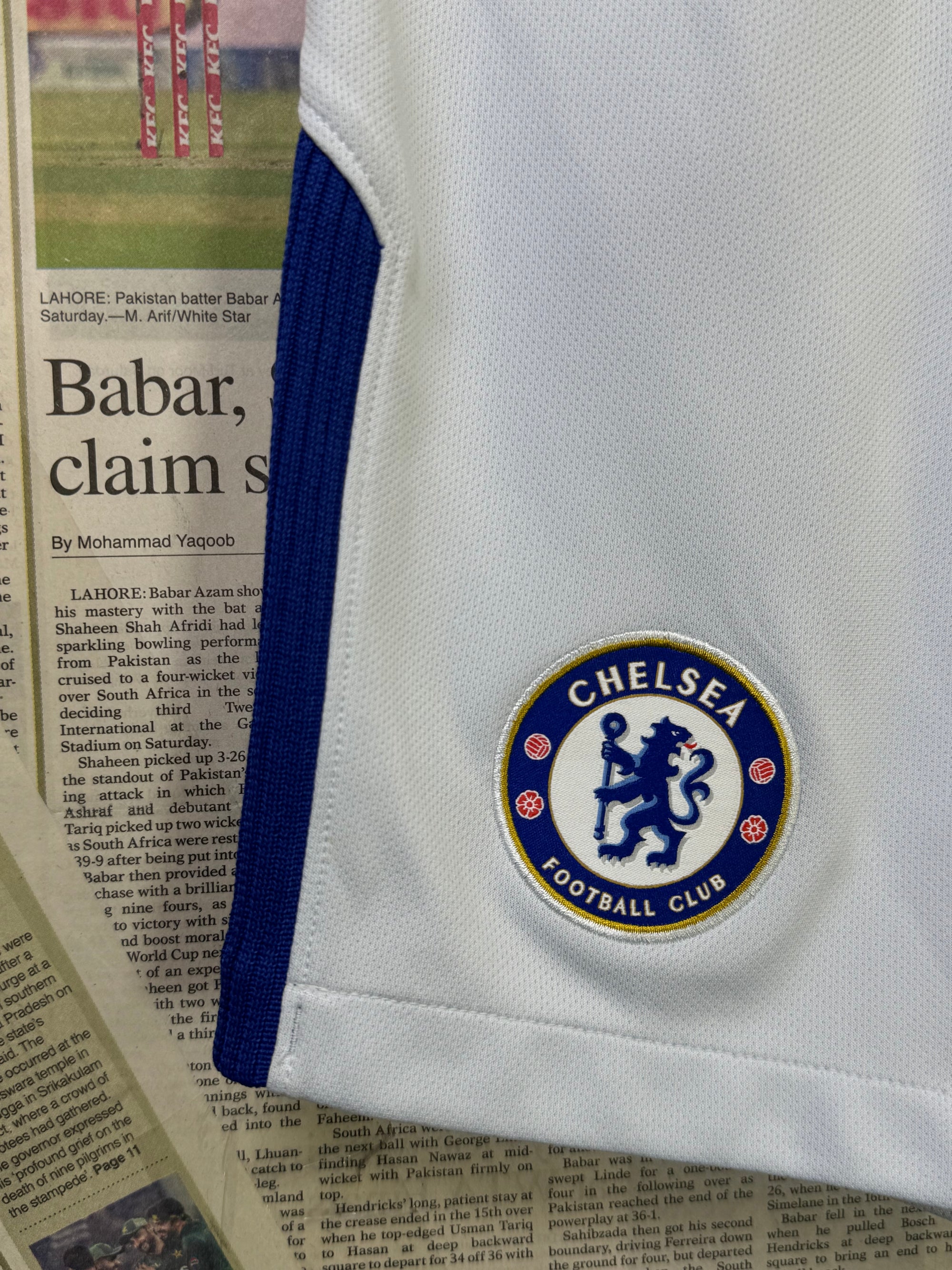 N*ke® Waist: 28" | Silver | Chelsea Football Shorts | Poly | 1175 - Genuine Maal