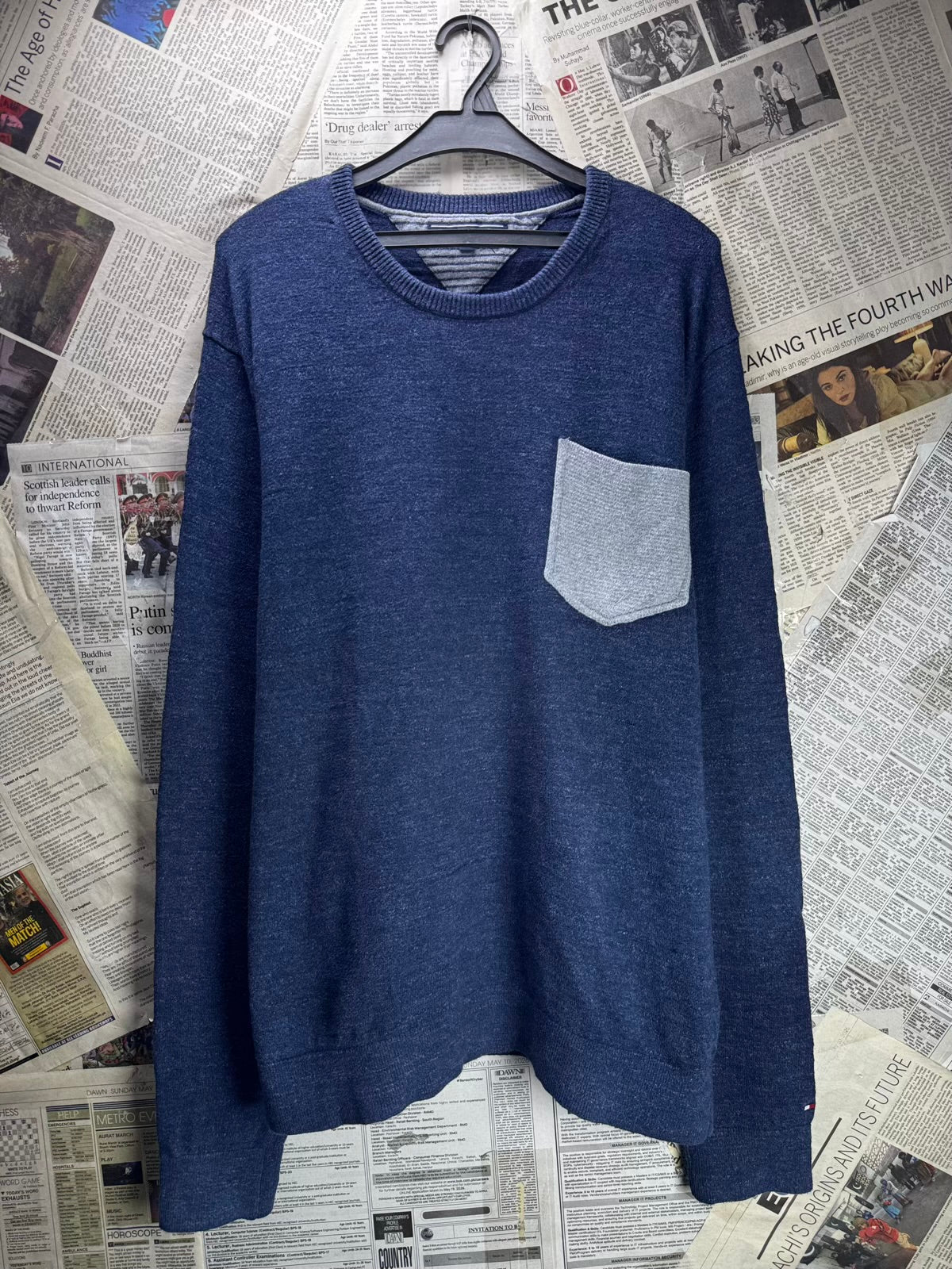 T*mmy Hilfiger® Large | Chest: 23.5" | Navy | Crew Neck Sweater | Cotton-Wool | M26 - 7863