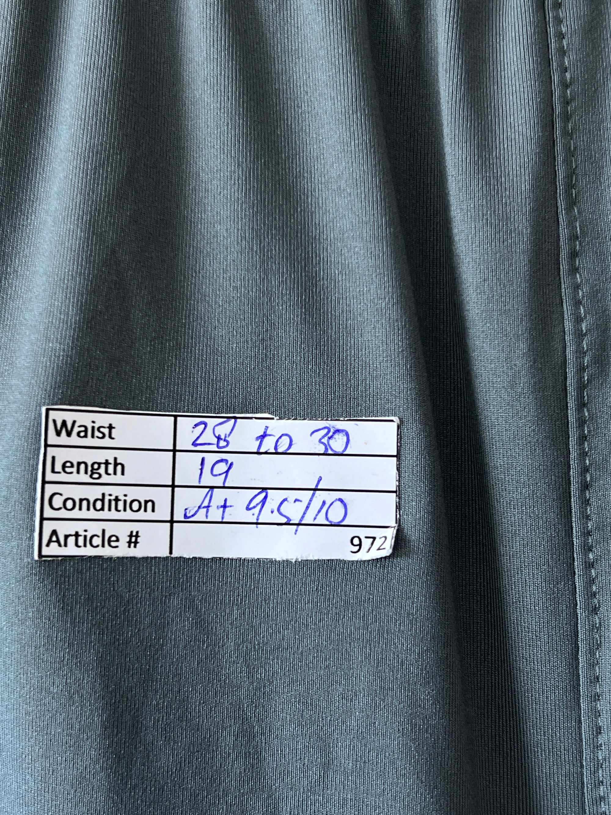 Under Armour® Steel | Waist: 28" to 30" | Shorts | 972 - Genuine Maal